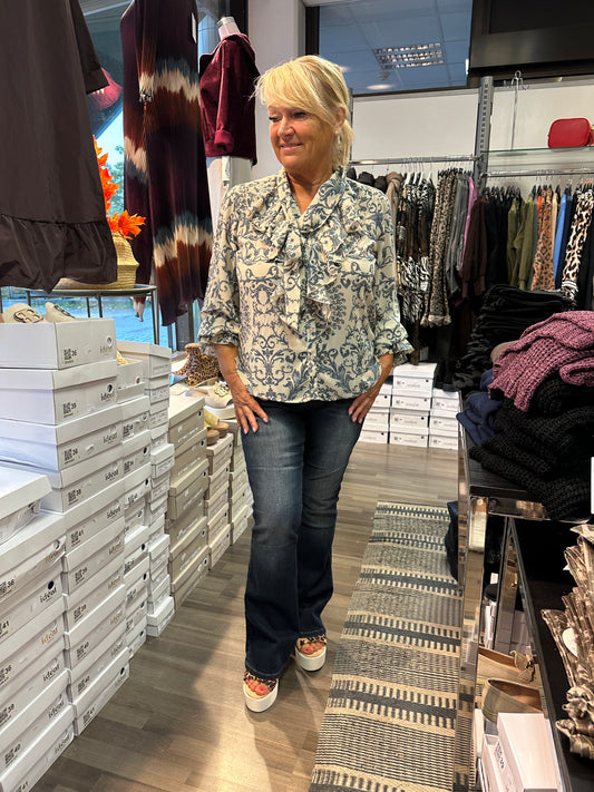 Rusettipusero Antoinette