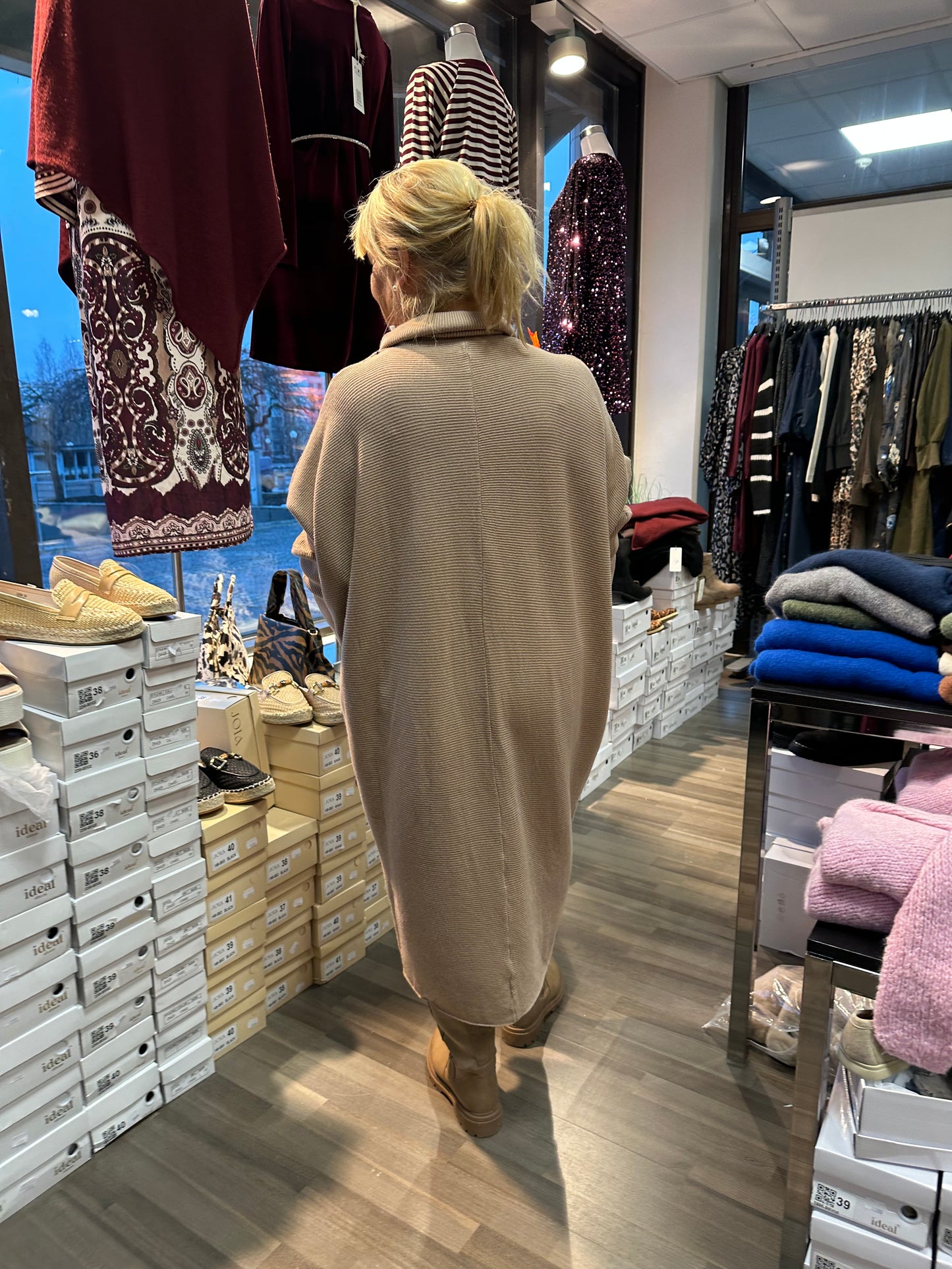 Oversize neuletunika kameli