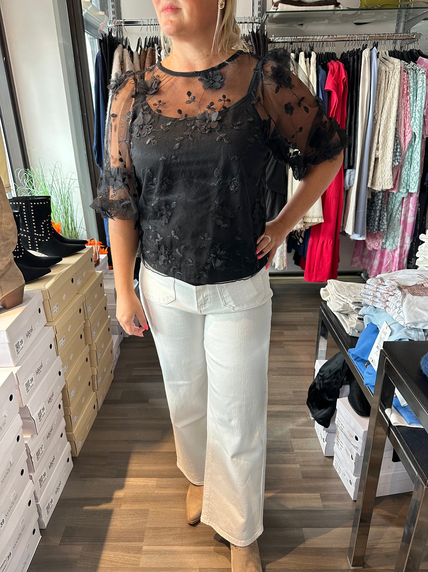 Florence pusero musta