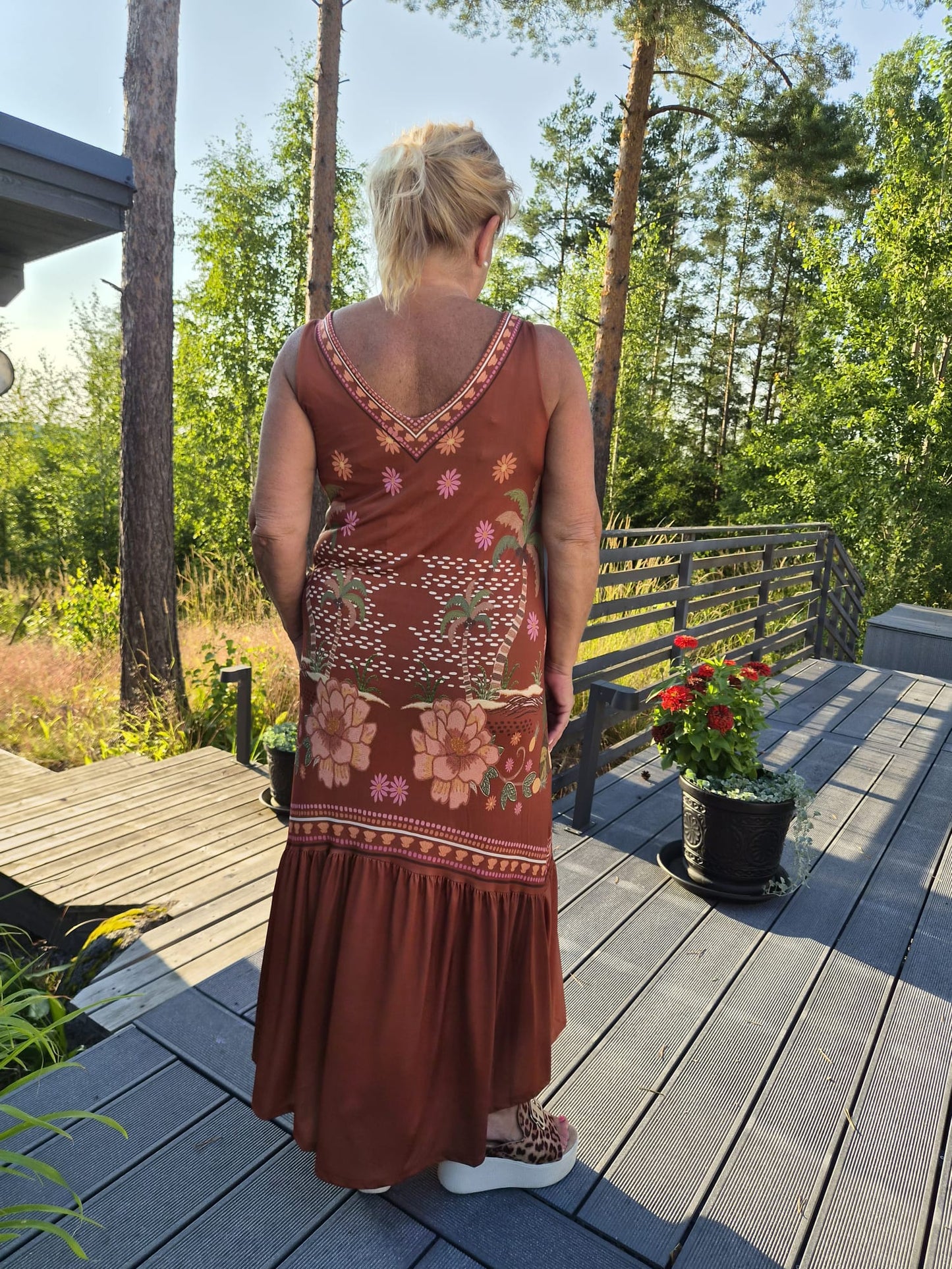 Kuviollinen pitkä mekko (9 väriä)