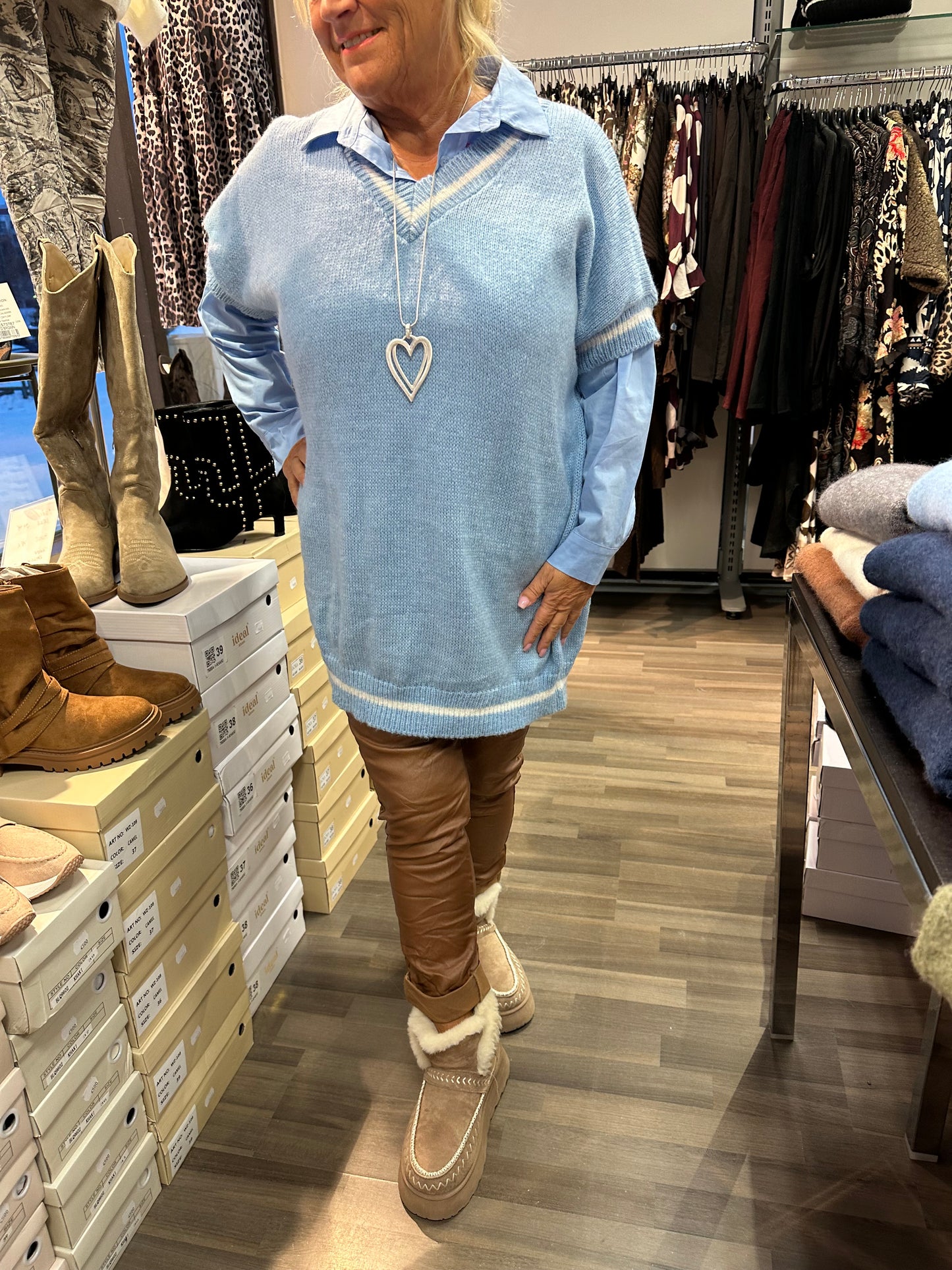 Plussize neuleliivi sininen