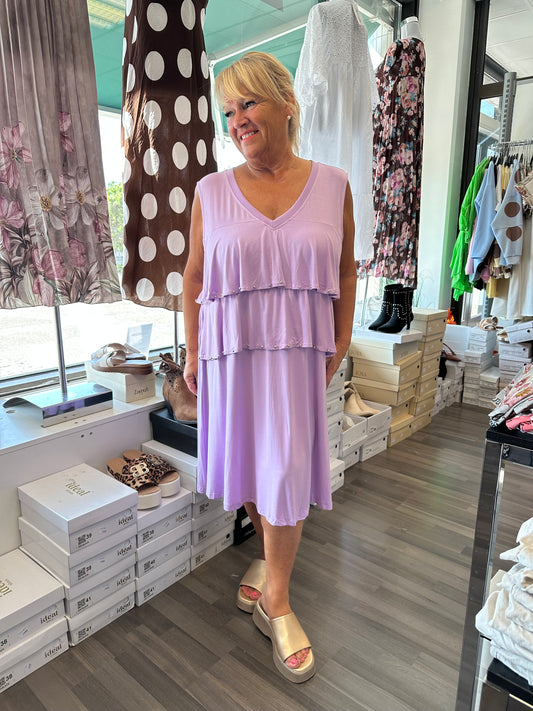 Plussize trikoinen mekko kerros-yksityiskohdalla (3 väriä)