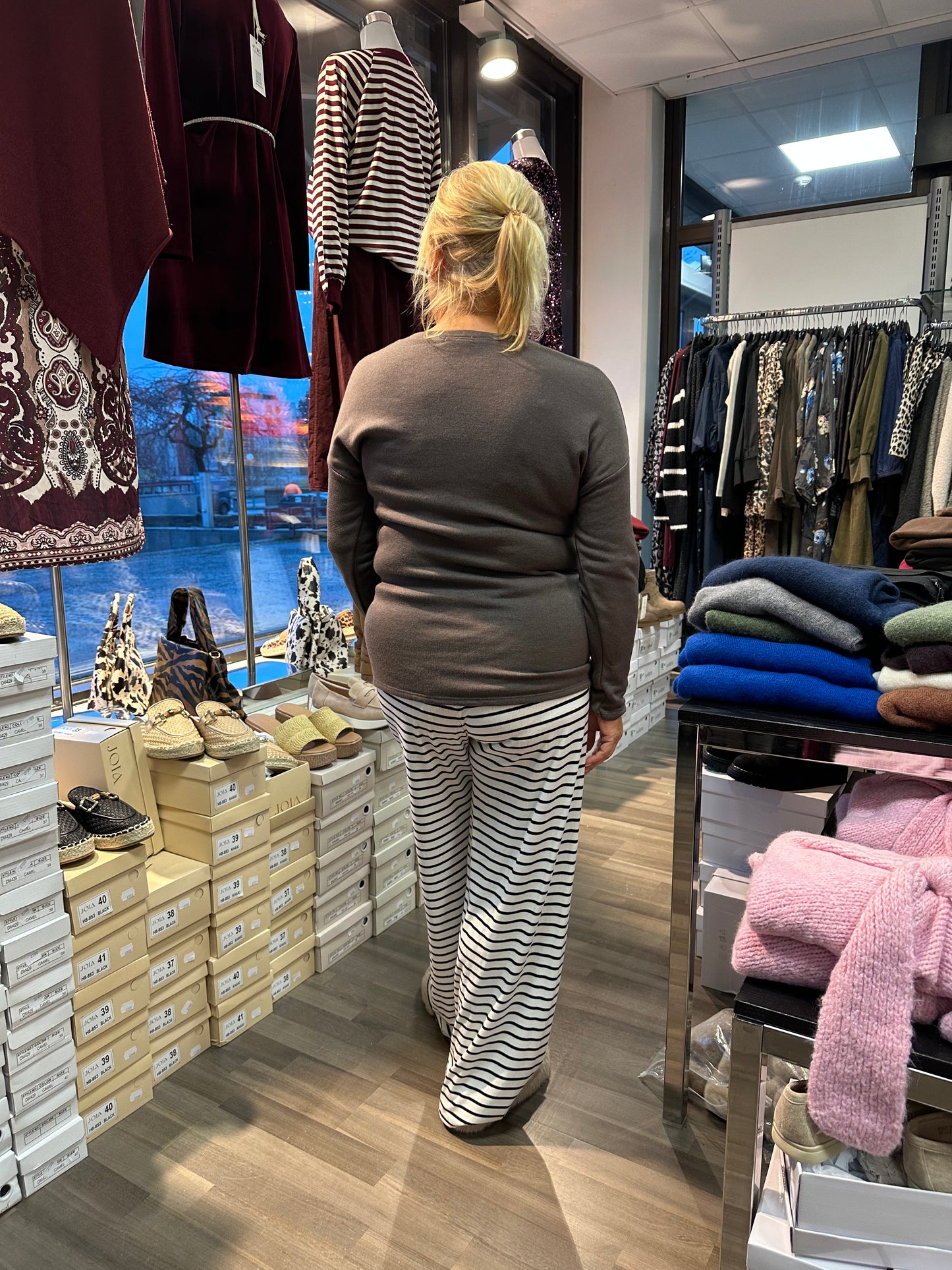 Lämmin pusero LoVE taupe