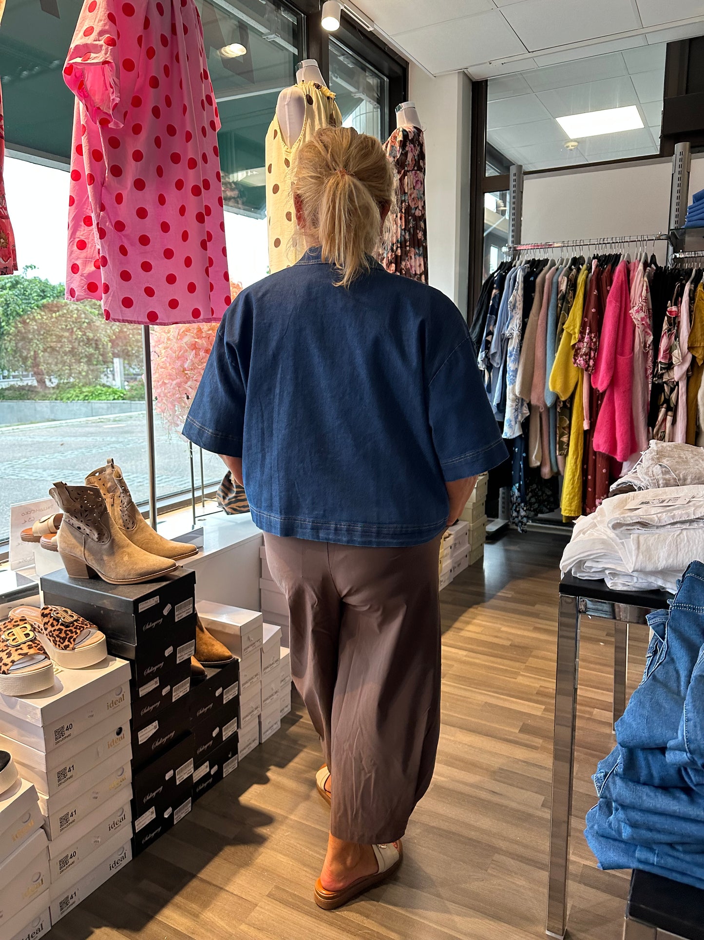 Kevyt denim jakku