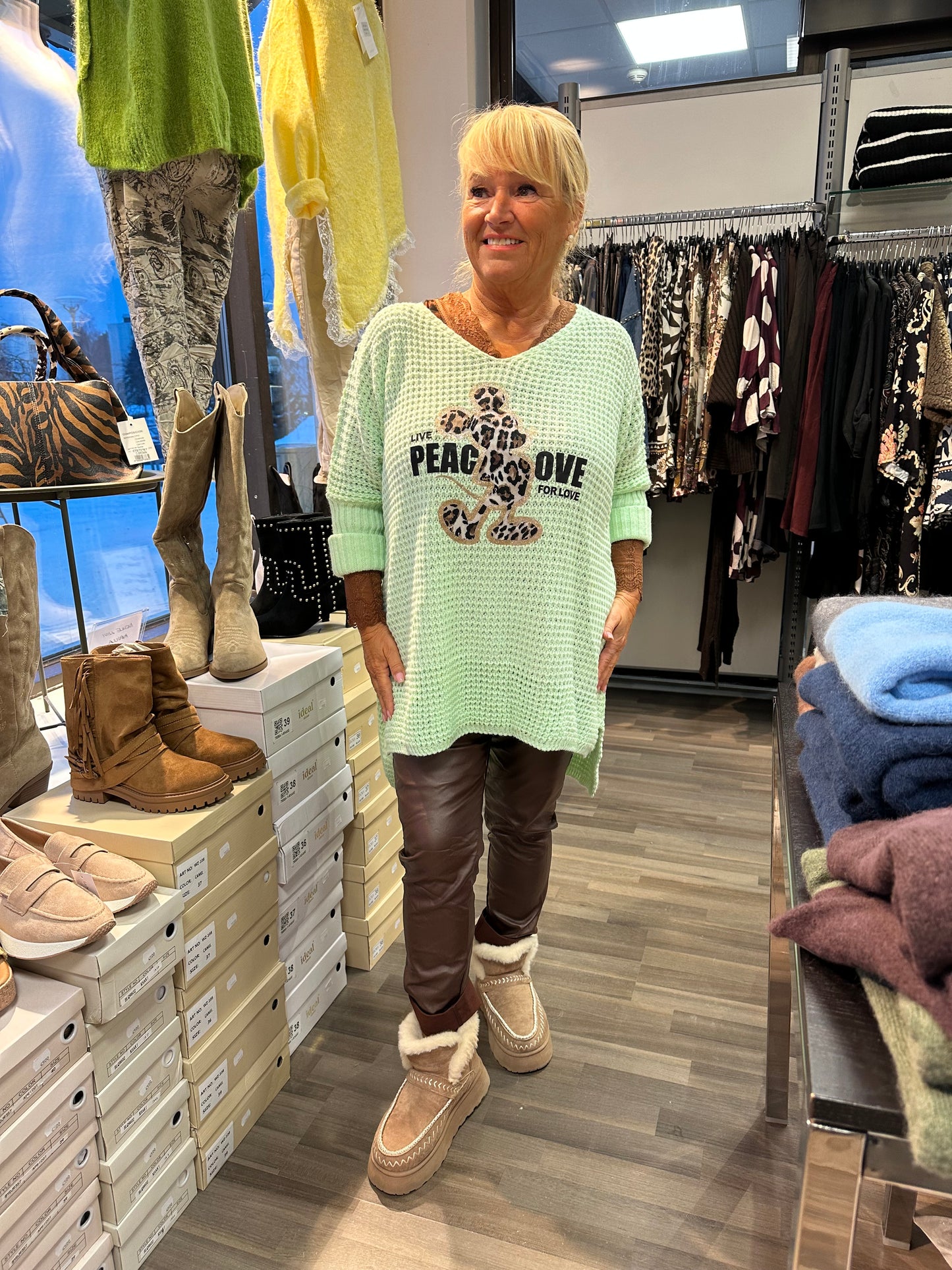 Mikki oversize-neule pistaasi