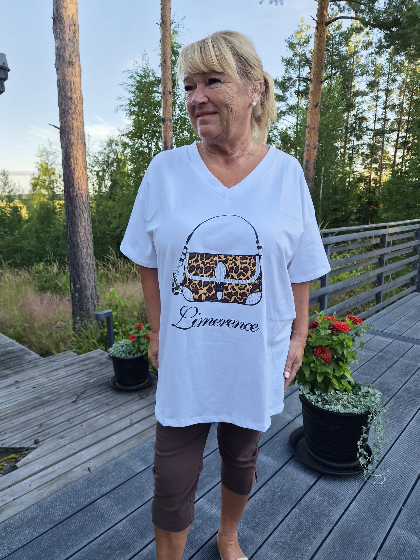 Plussize t-paita  (4 väriä)