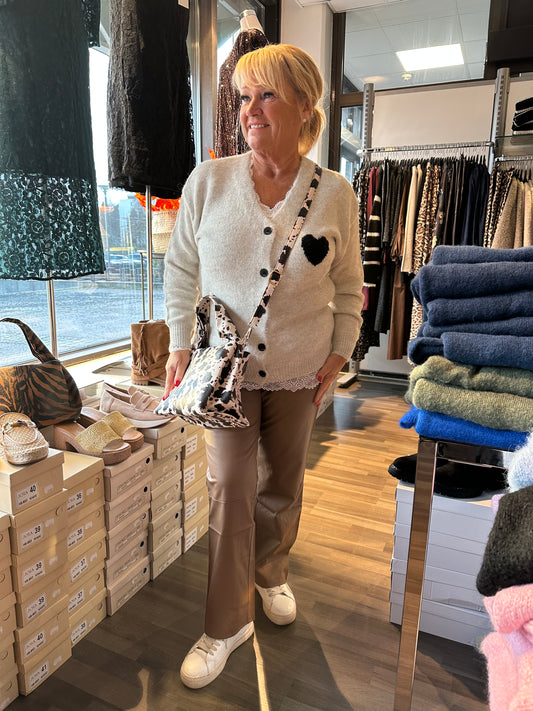 Neuletakki Heart luonnonvalkoinen