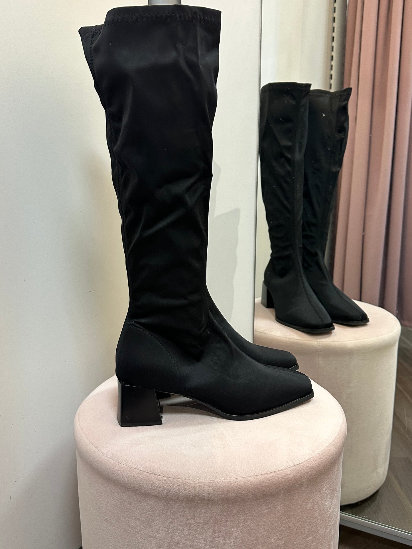 Joustavat tekstiilivartiset saapikkaat