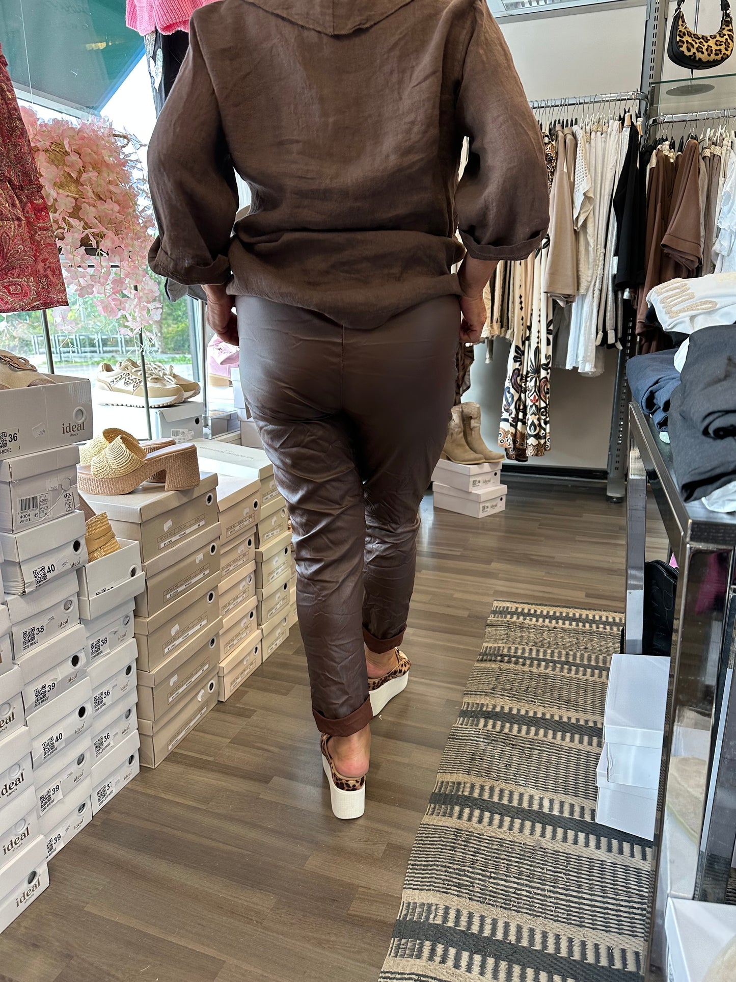 Stretch keinonahkahousu tummanruskea