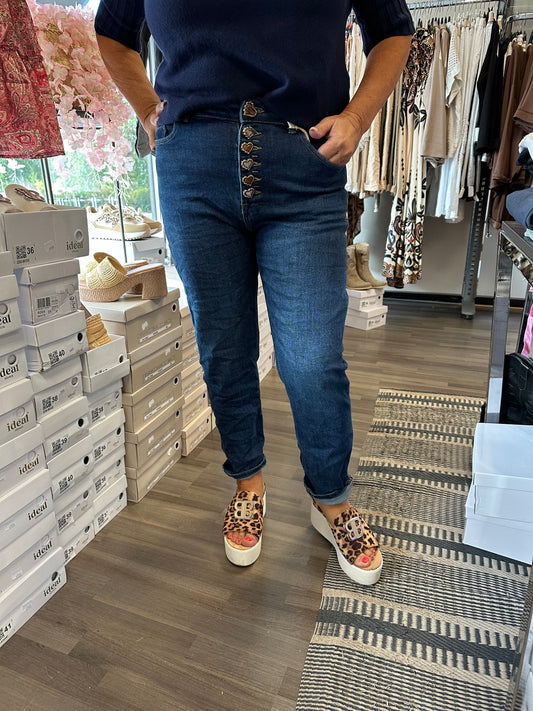 Joustavat farkut sydännapeilla