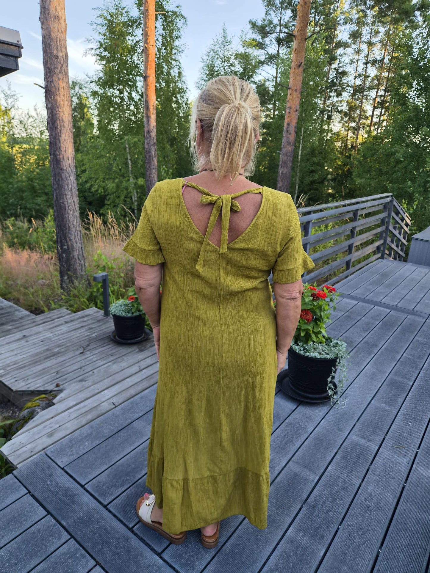 Pitkä mekko rusetilla (5 väriä)