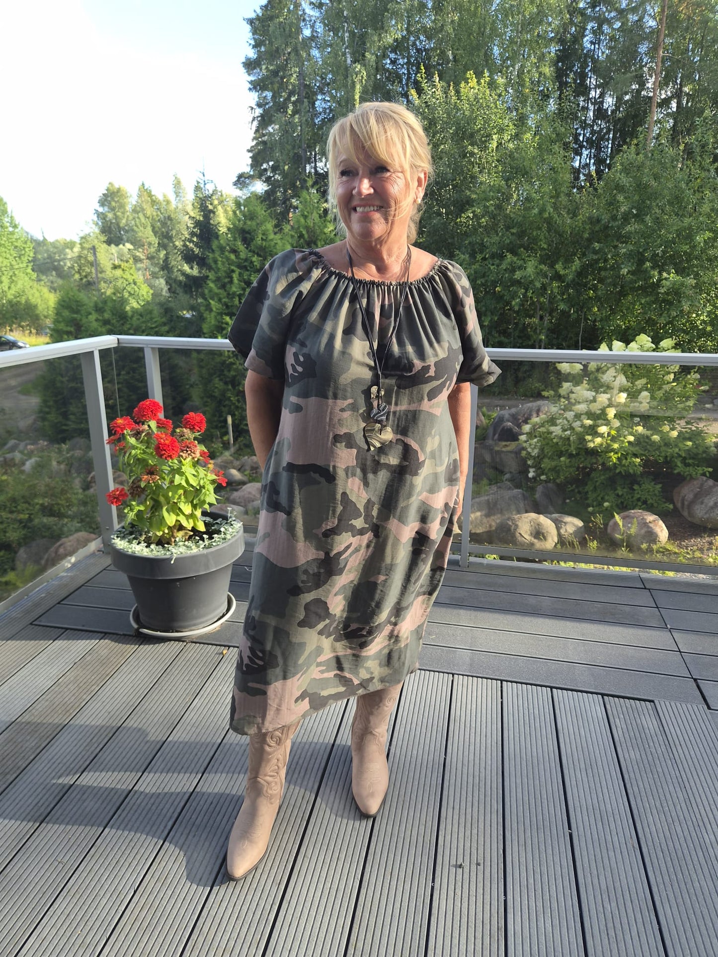Viskoosimekko Sarai Camo