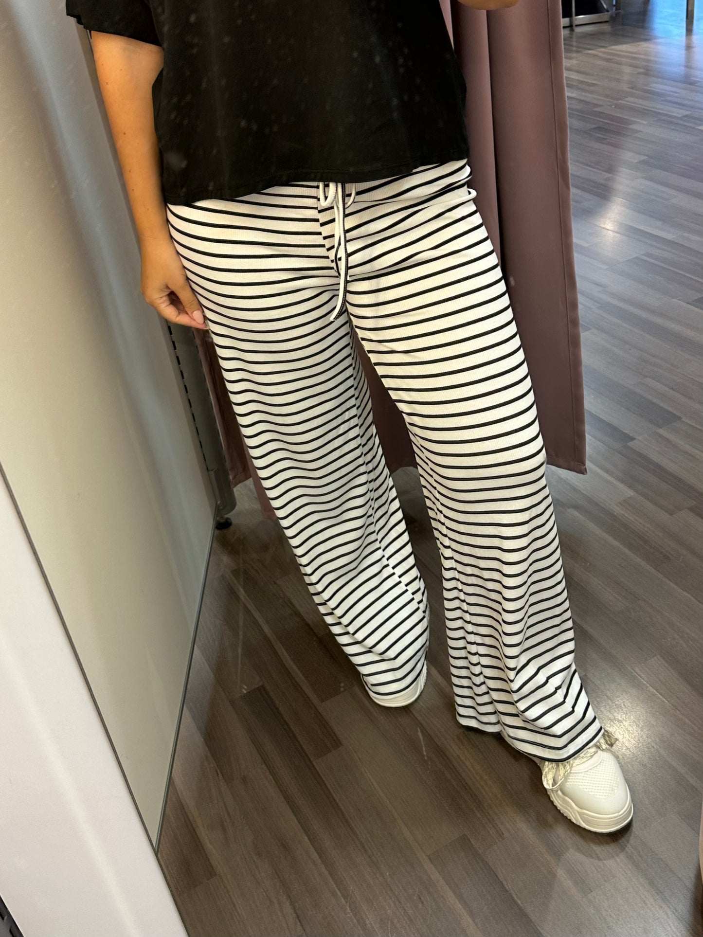 Ribbineulottu vapaa-ajan housu musta