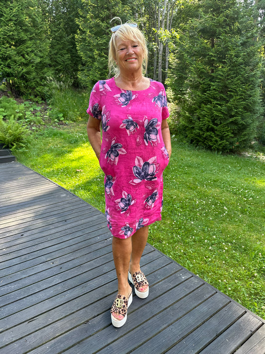 Tyköistuva pellavamekko fuksia