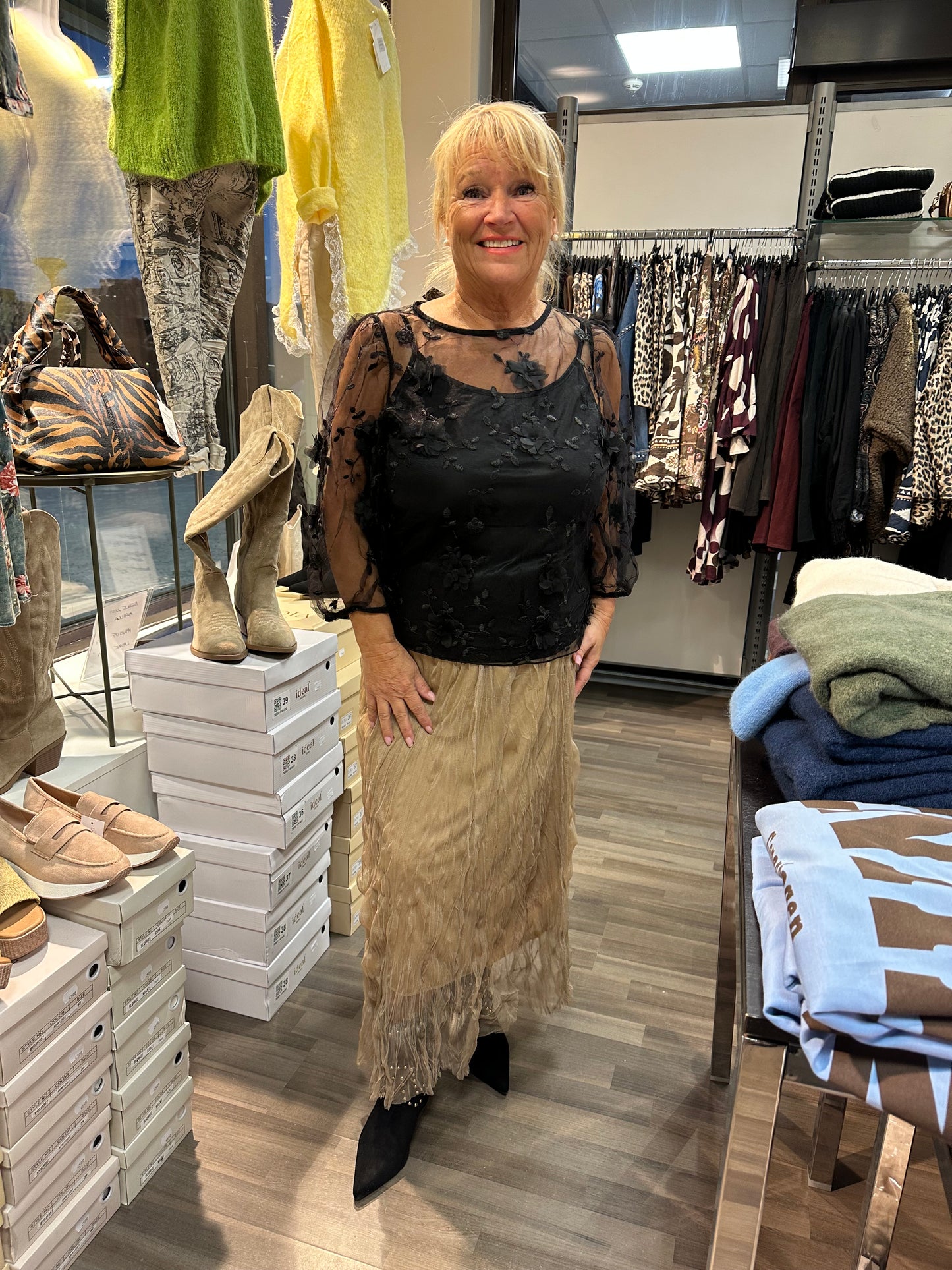 Florence pusero musta