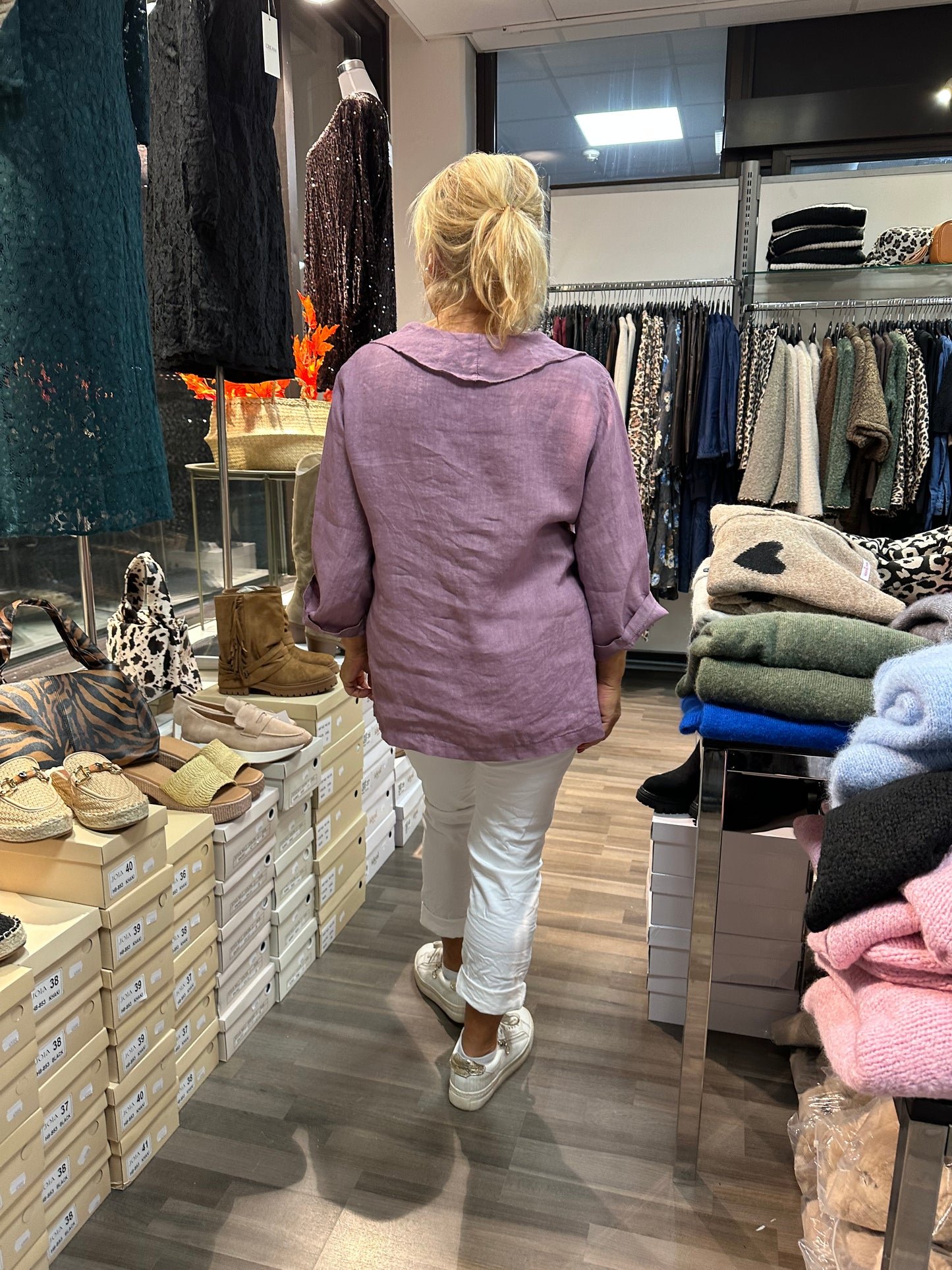 Pellavapusero röyhelöllä Laventeli