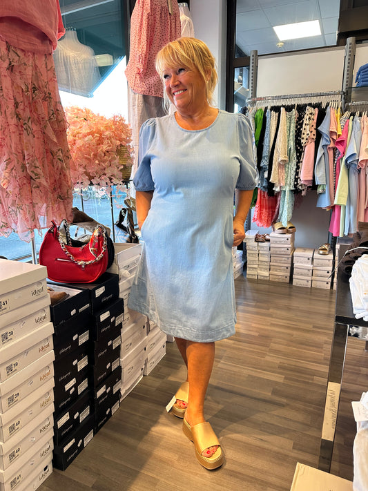 Lyhyt farkkumekko vaalea sininen