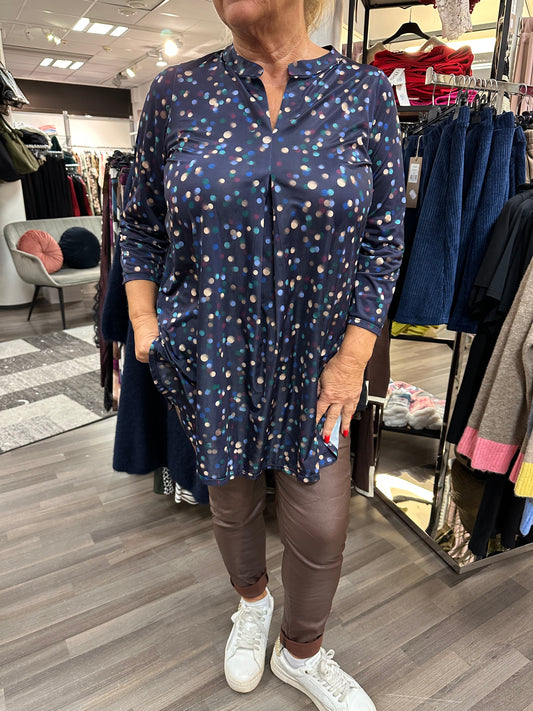 Liukaspintainen tunika