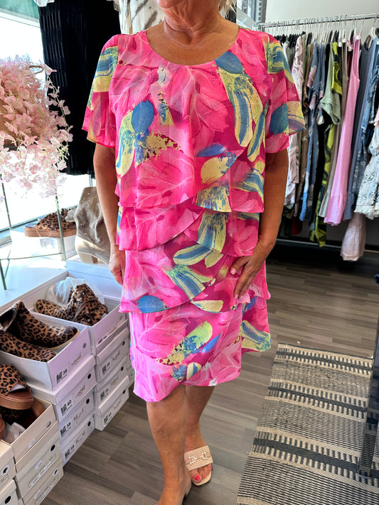 Lyhyt sifonkimekko pinkki