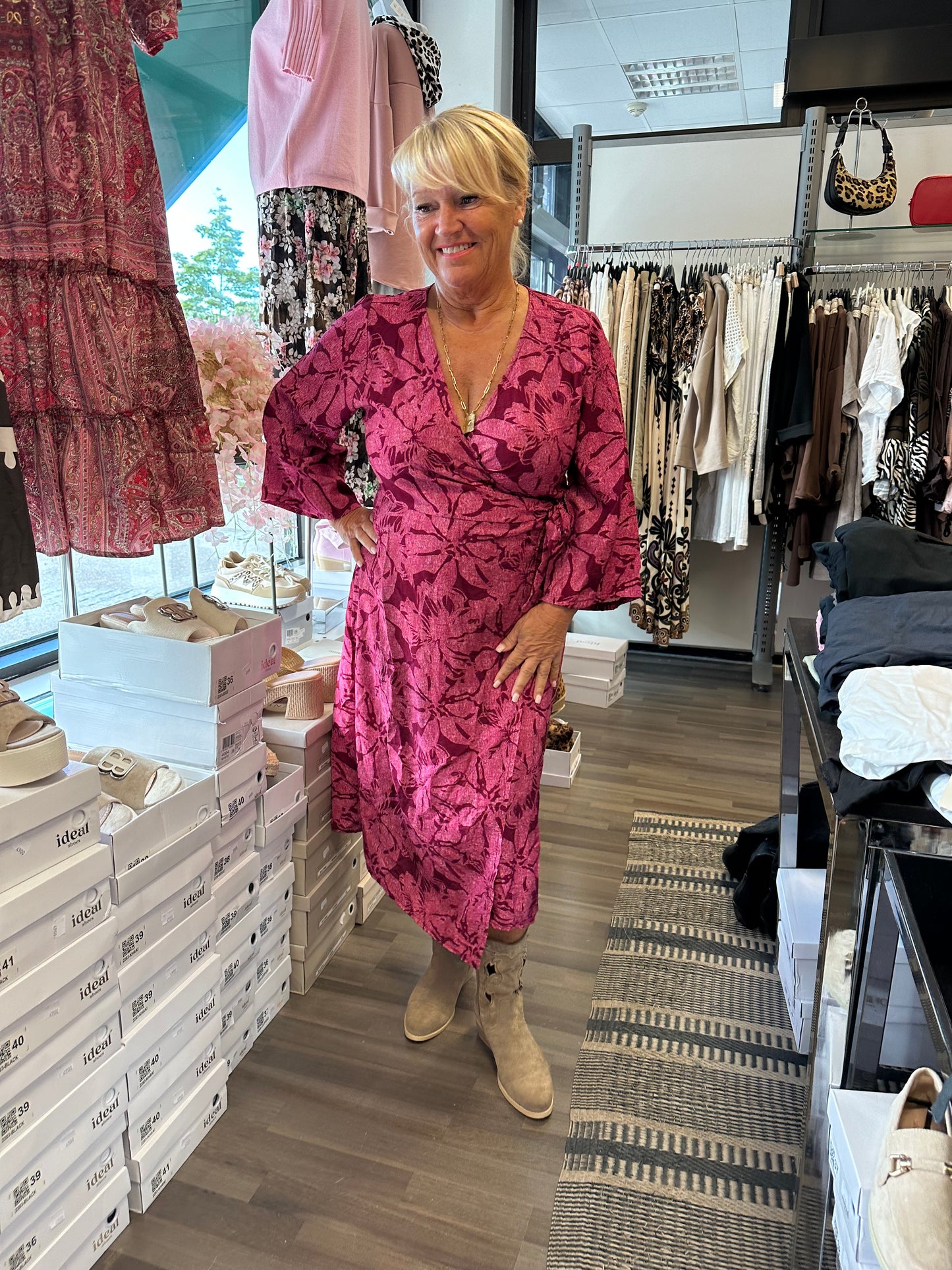 Kietaisumekko bordeaux