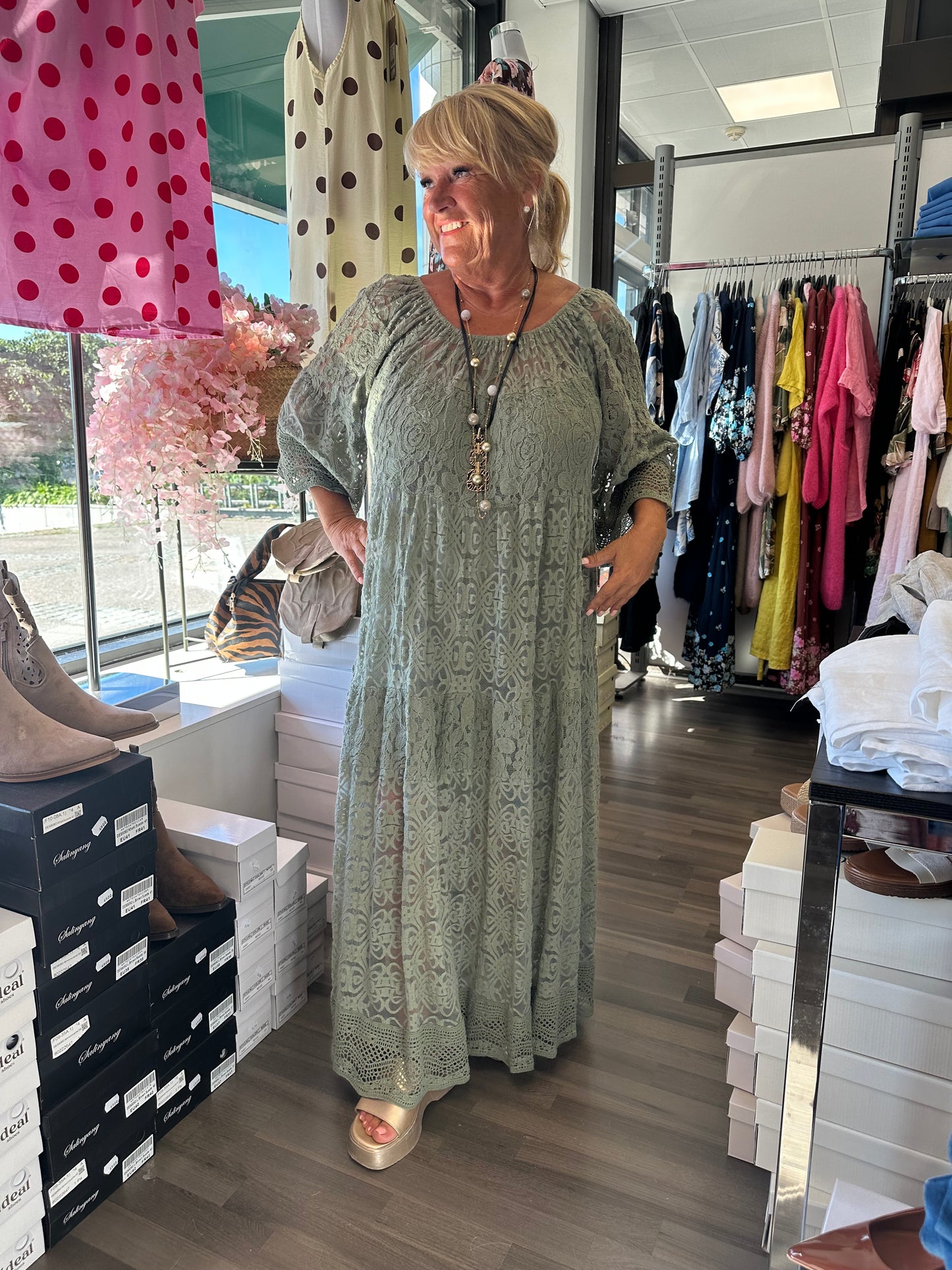 Plussize pitsimekko (3 väriä)