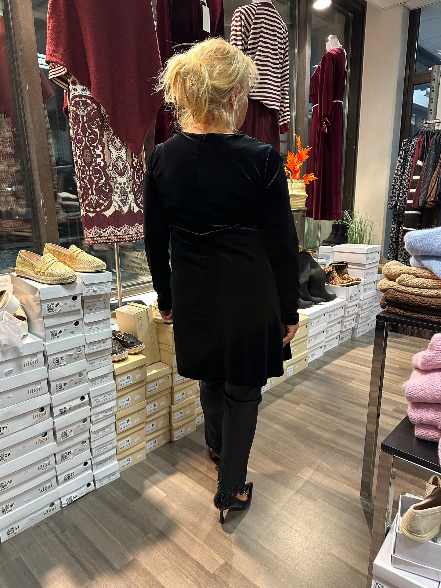 Samettiveluuri tunika musta