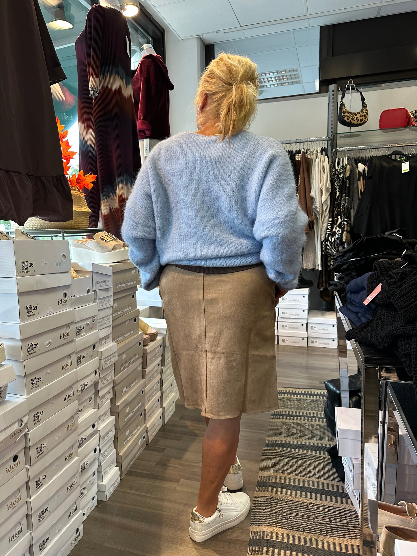 Oversize neuletakki napeilla sininen