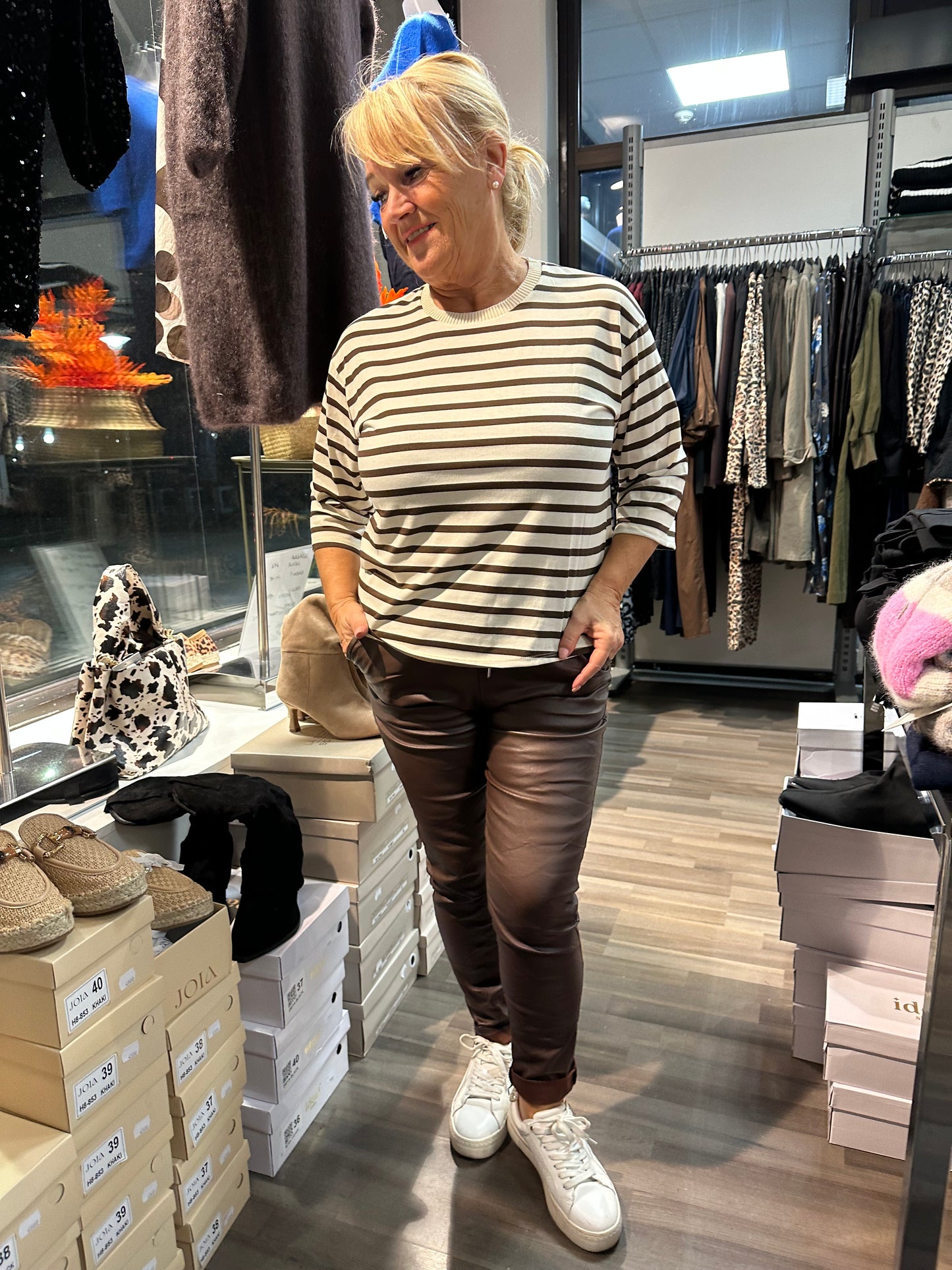 Raita t-paita ruskea