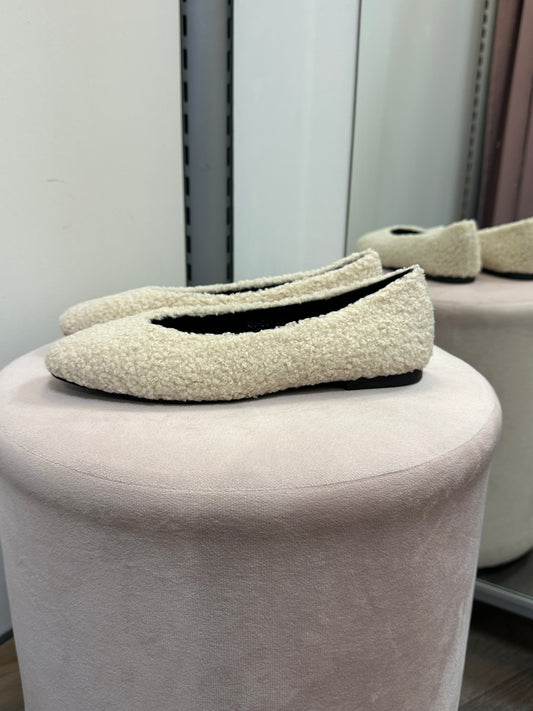 Teddy balleriinat vaalea