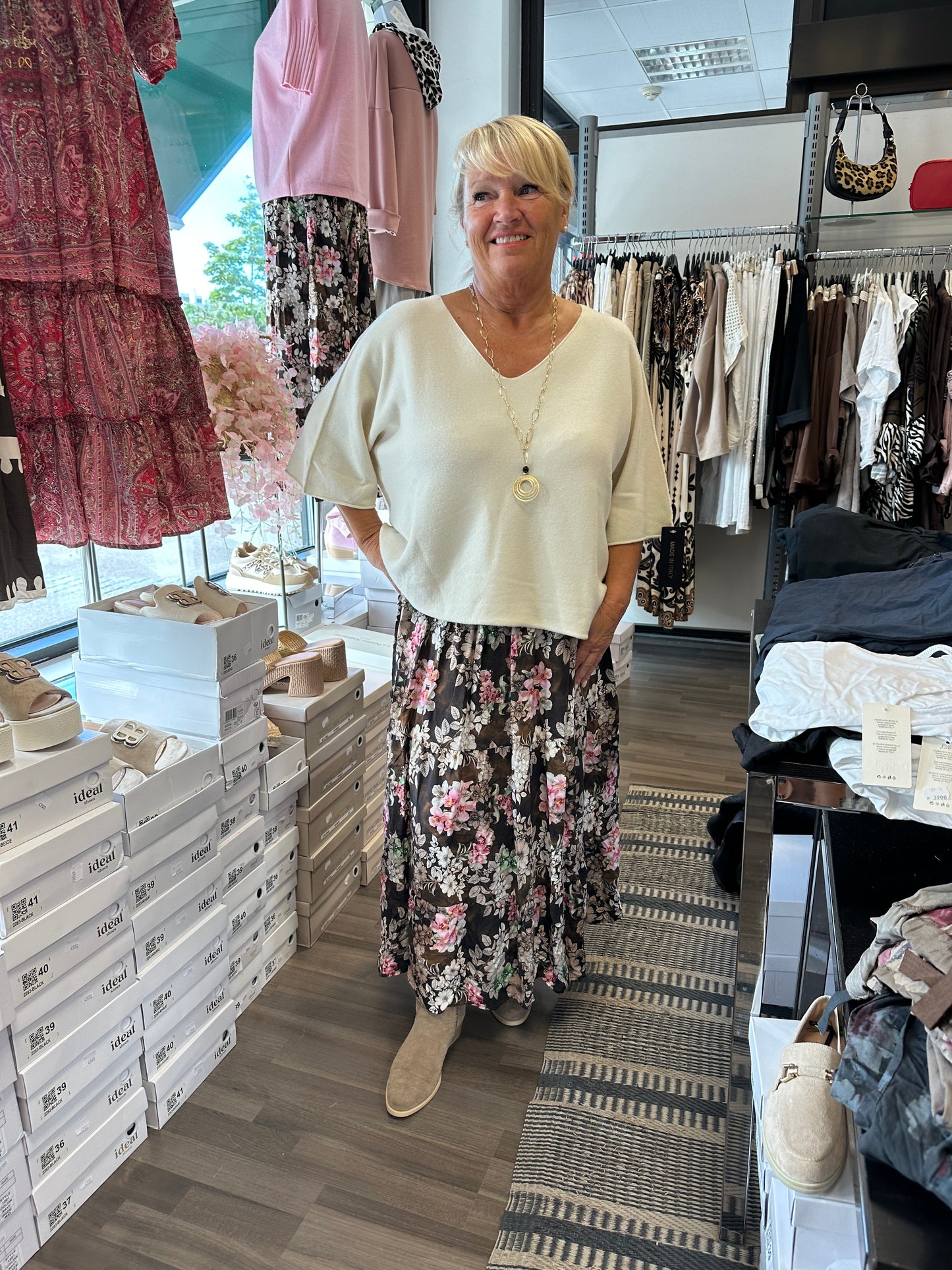 Laatikkoneule luonnonvalkoinen