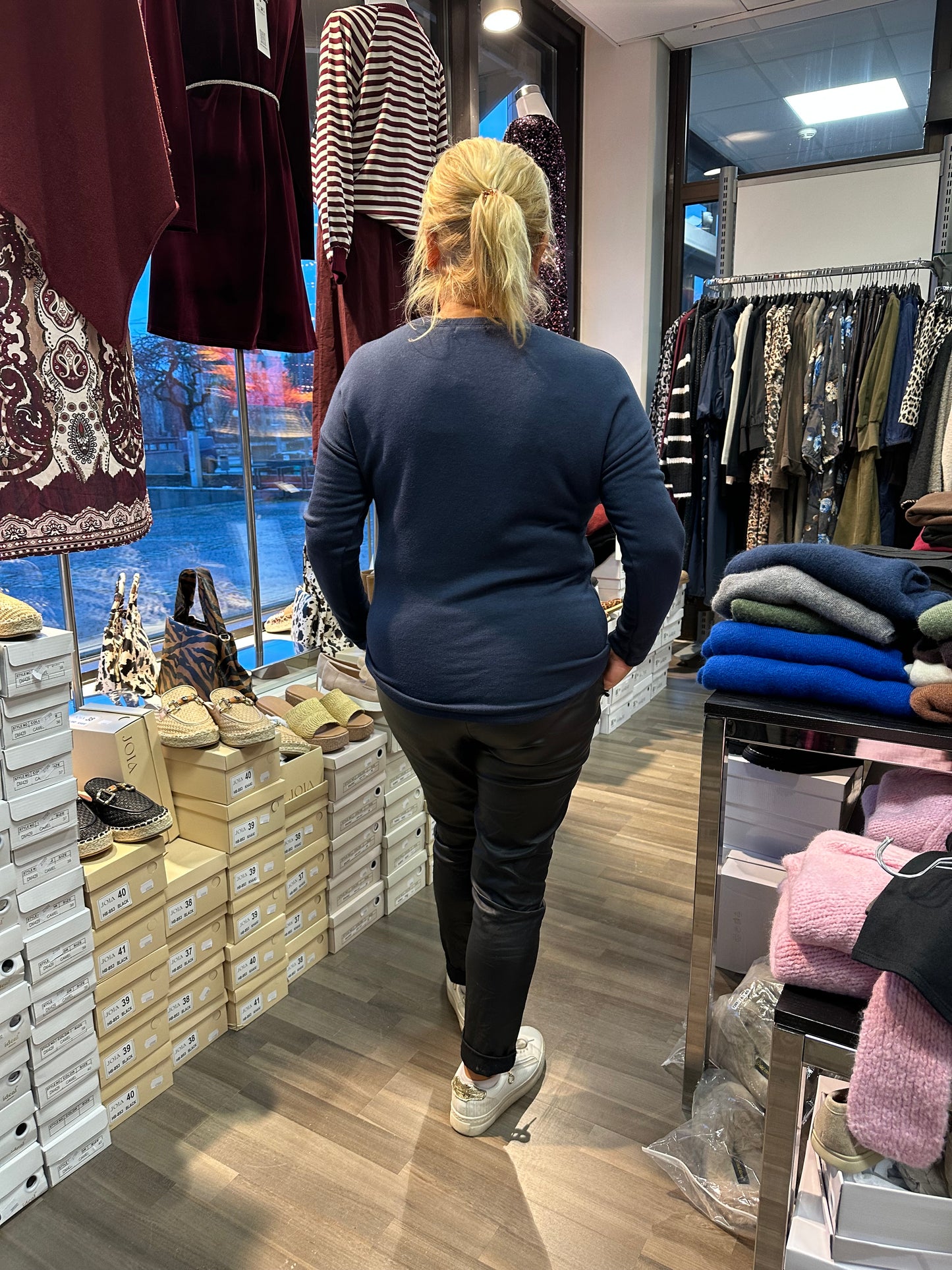 Lämmin pusero LoVE sininen