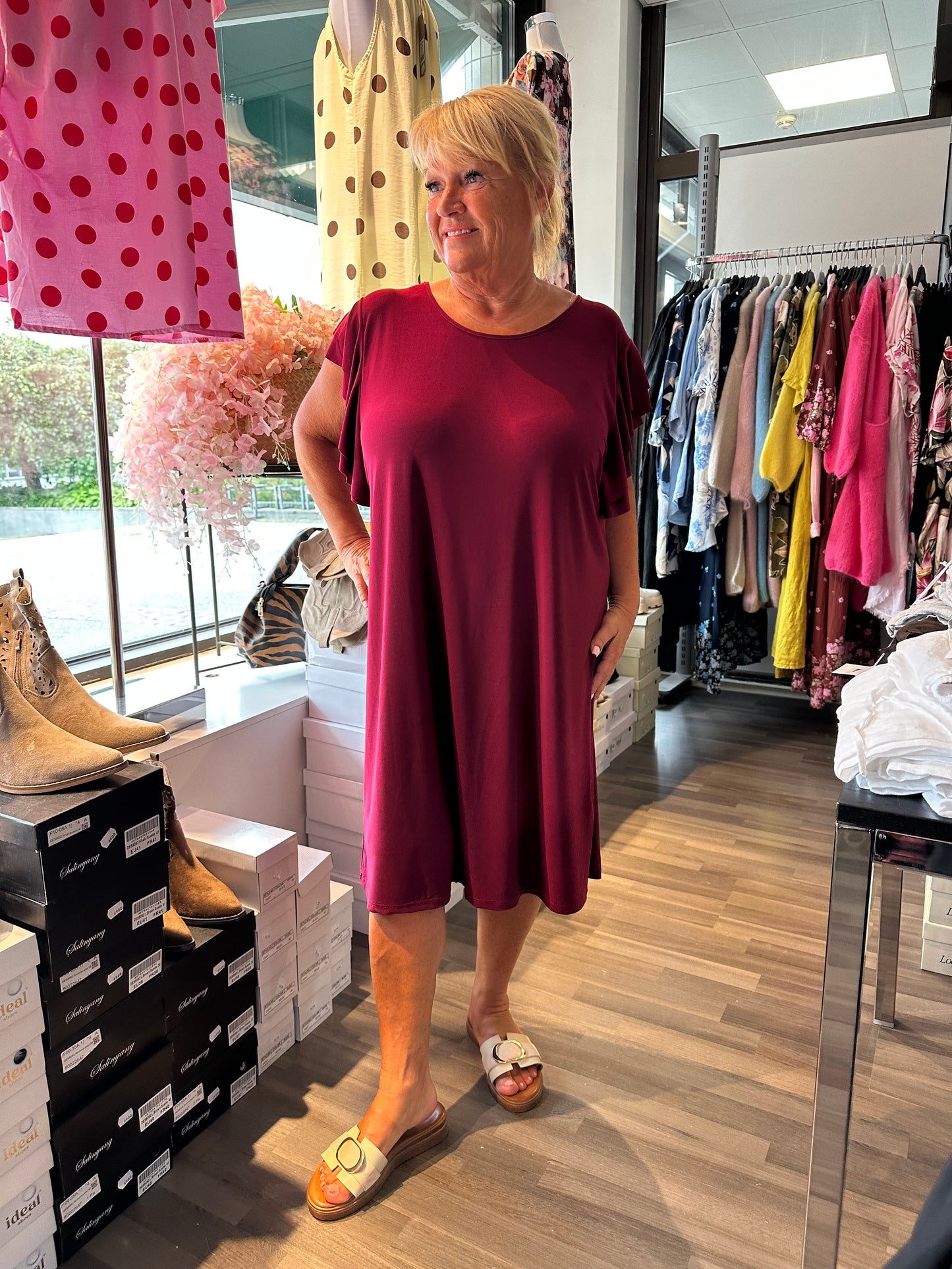 Plussize tunika/mekko röyhelöhihoilla (5 väriä)