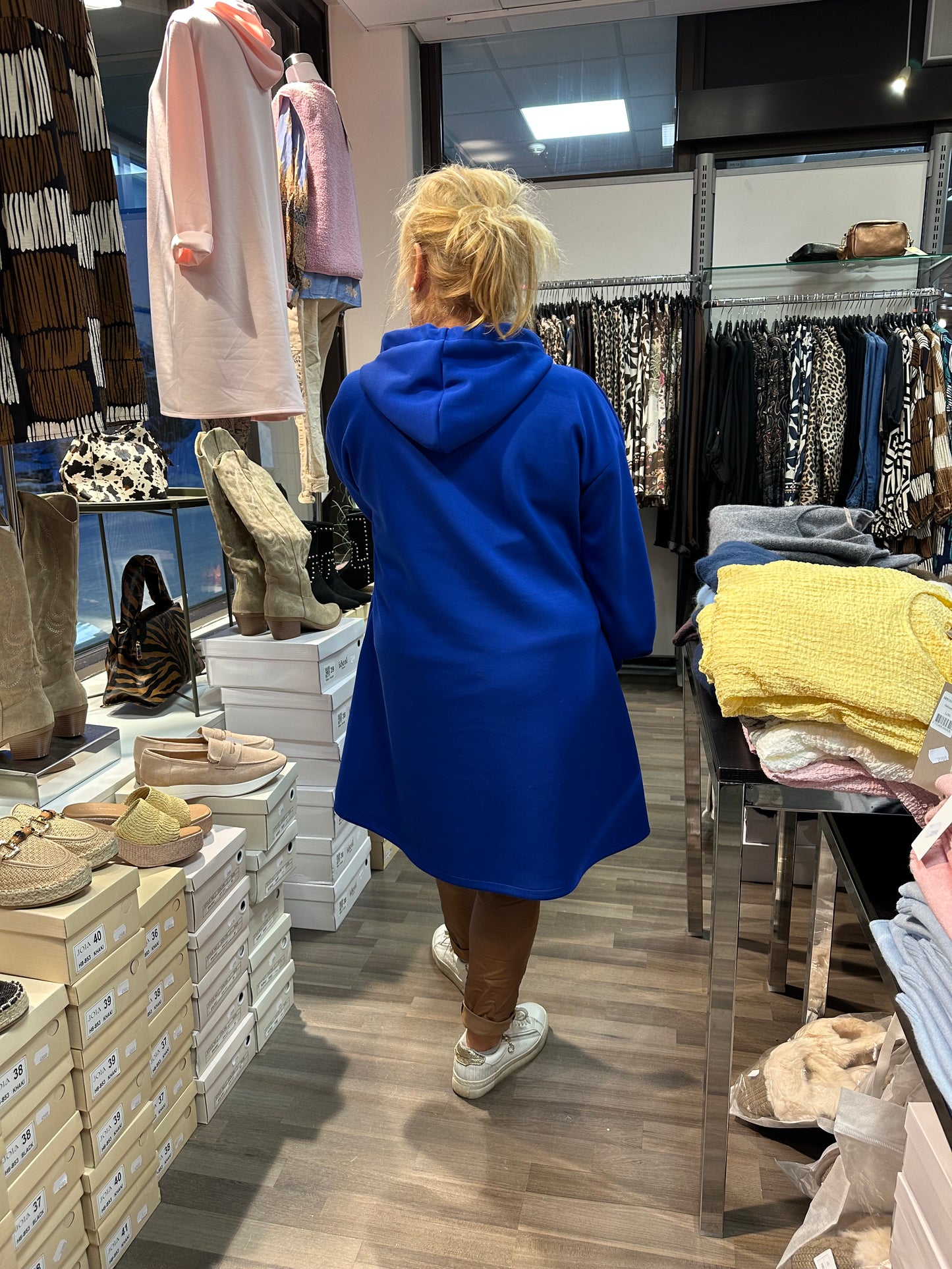 Collegetunika/mekko LA sähkönsininen