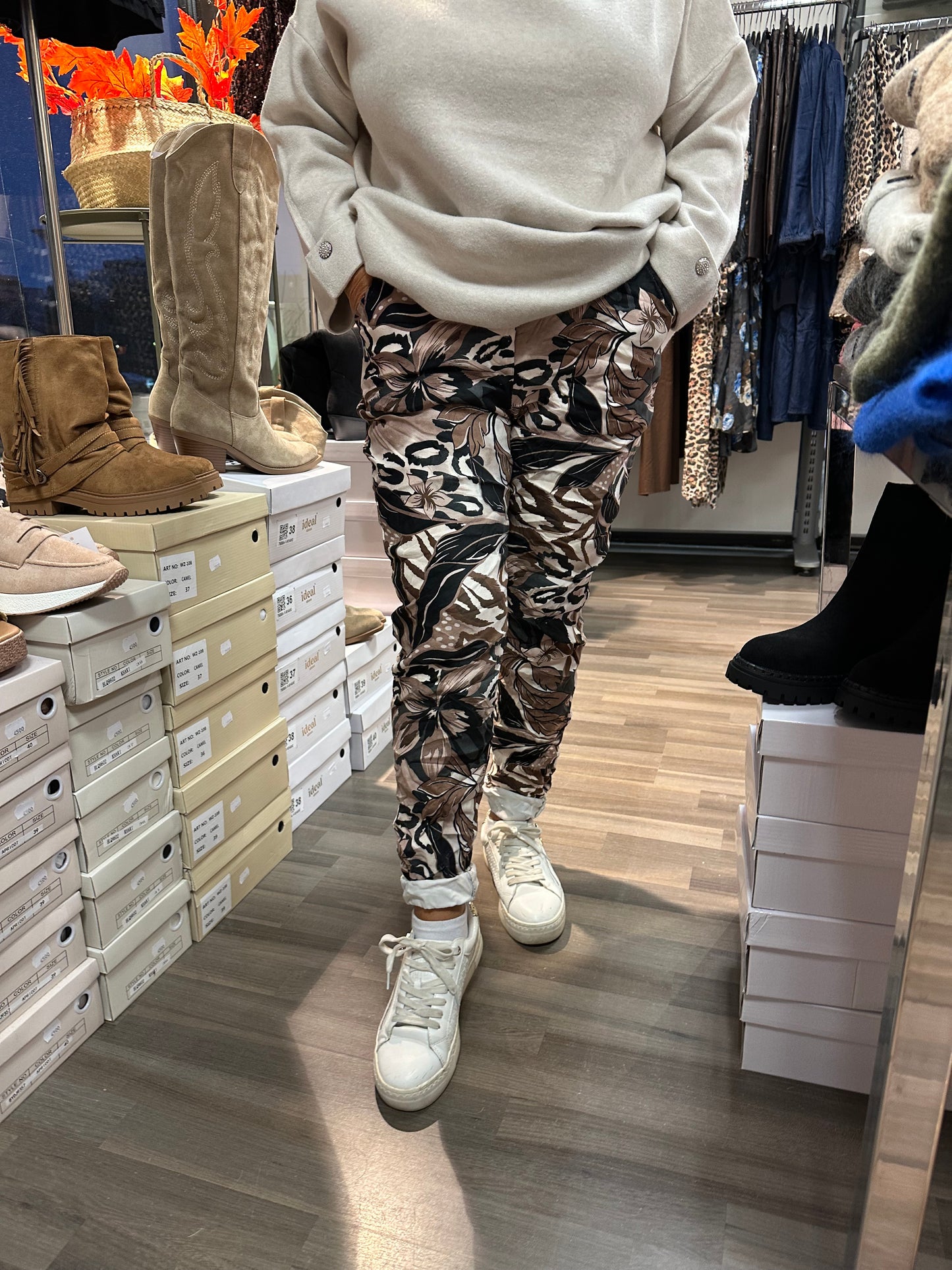 Kuviolliset säämiskähousut beessi