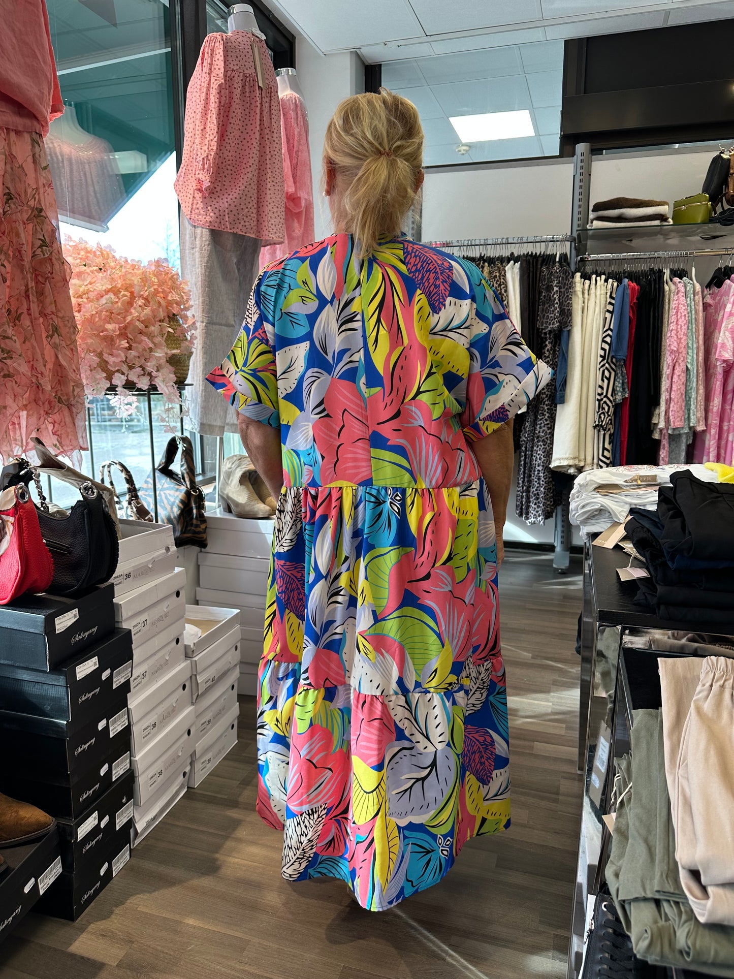 Plussize värikäs mekko sininen