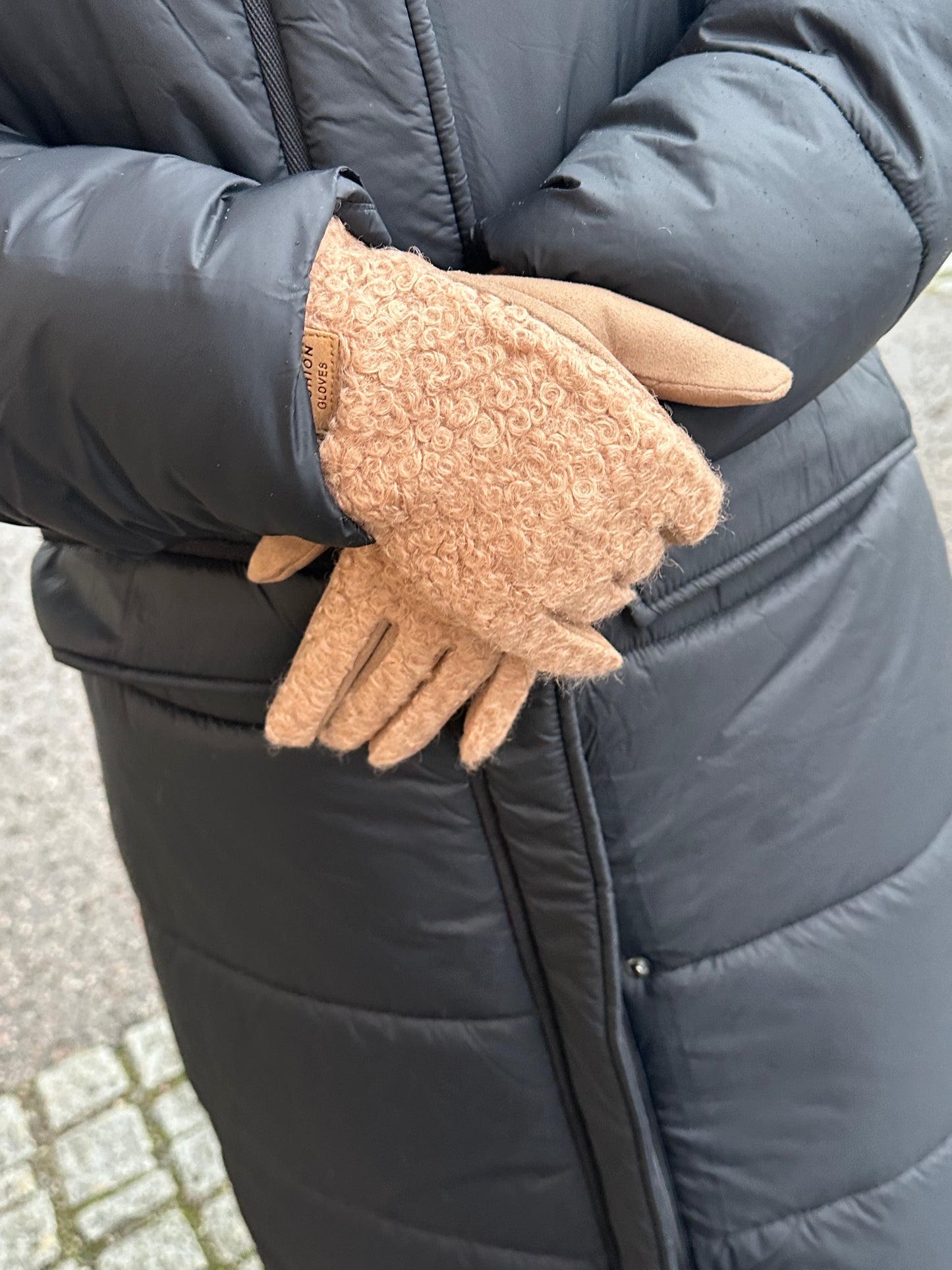 Bouclee sormikkaat kameli