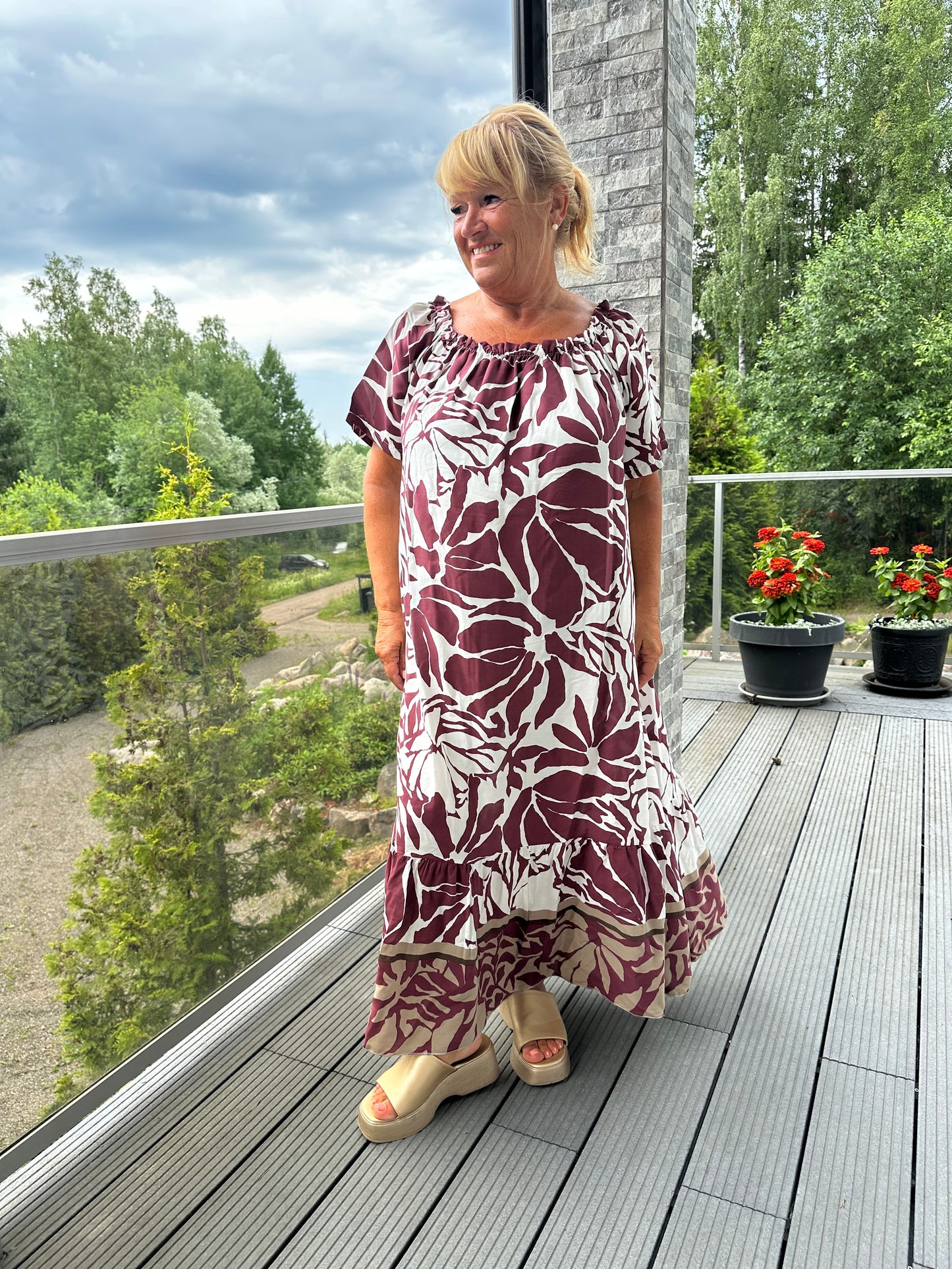 Plussize kuviollinen mekko (3 väriä)