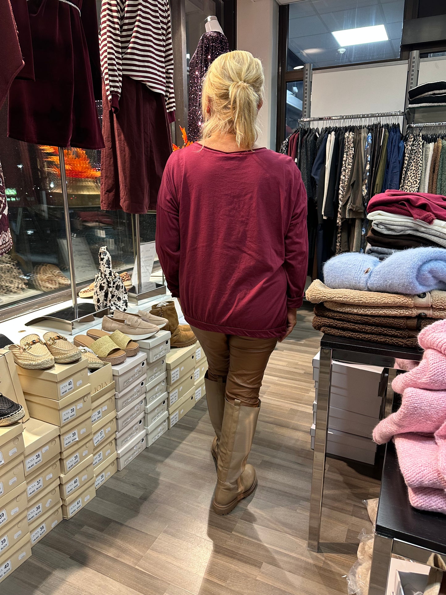 T-paita Everything Bling viininpunainen