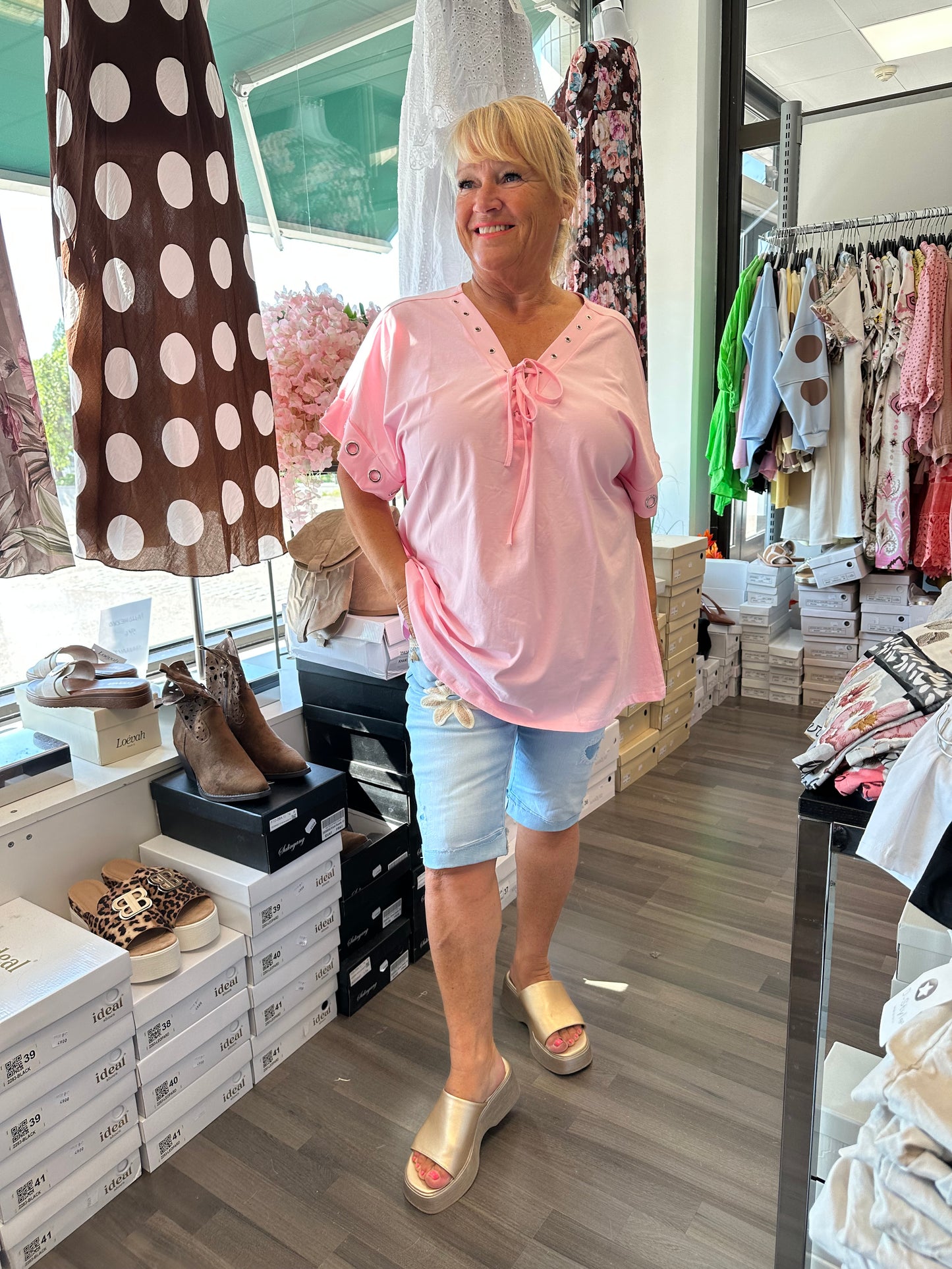 Plussize tunika nyöri-yksityiskohdalla (3 väriä)
