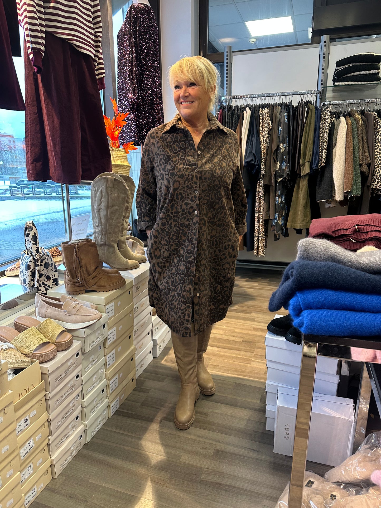 Samettipaitis leo ruskea