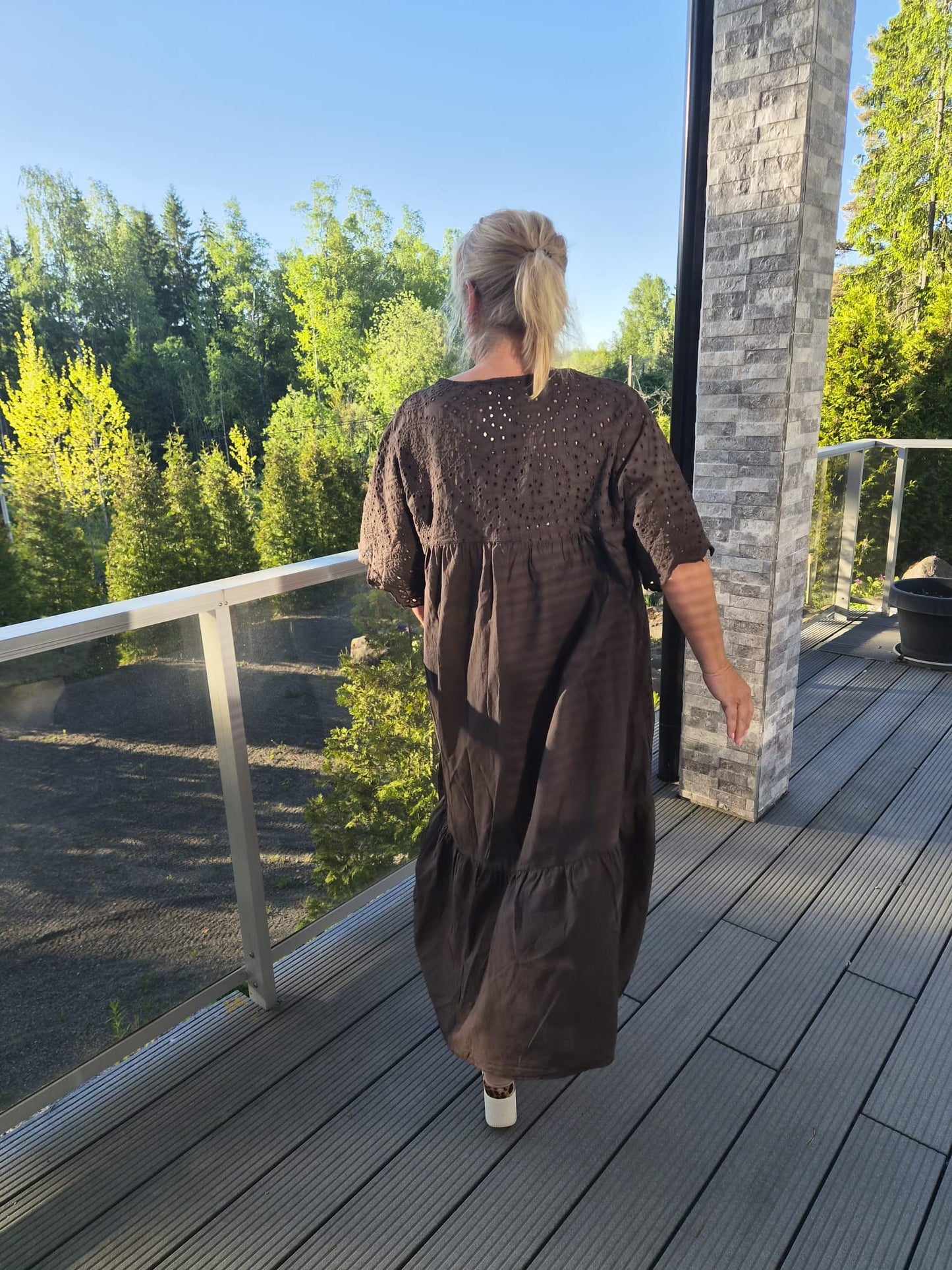 Brodeerattu mekko (6 väriä)