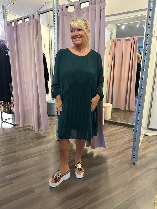 Plussize pliseerattu sifonkitunika/mekko vihreä