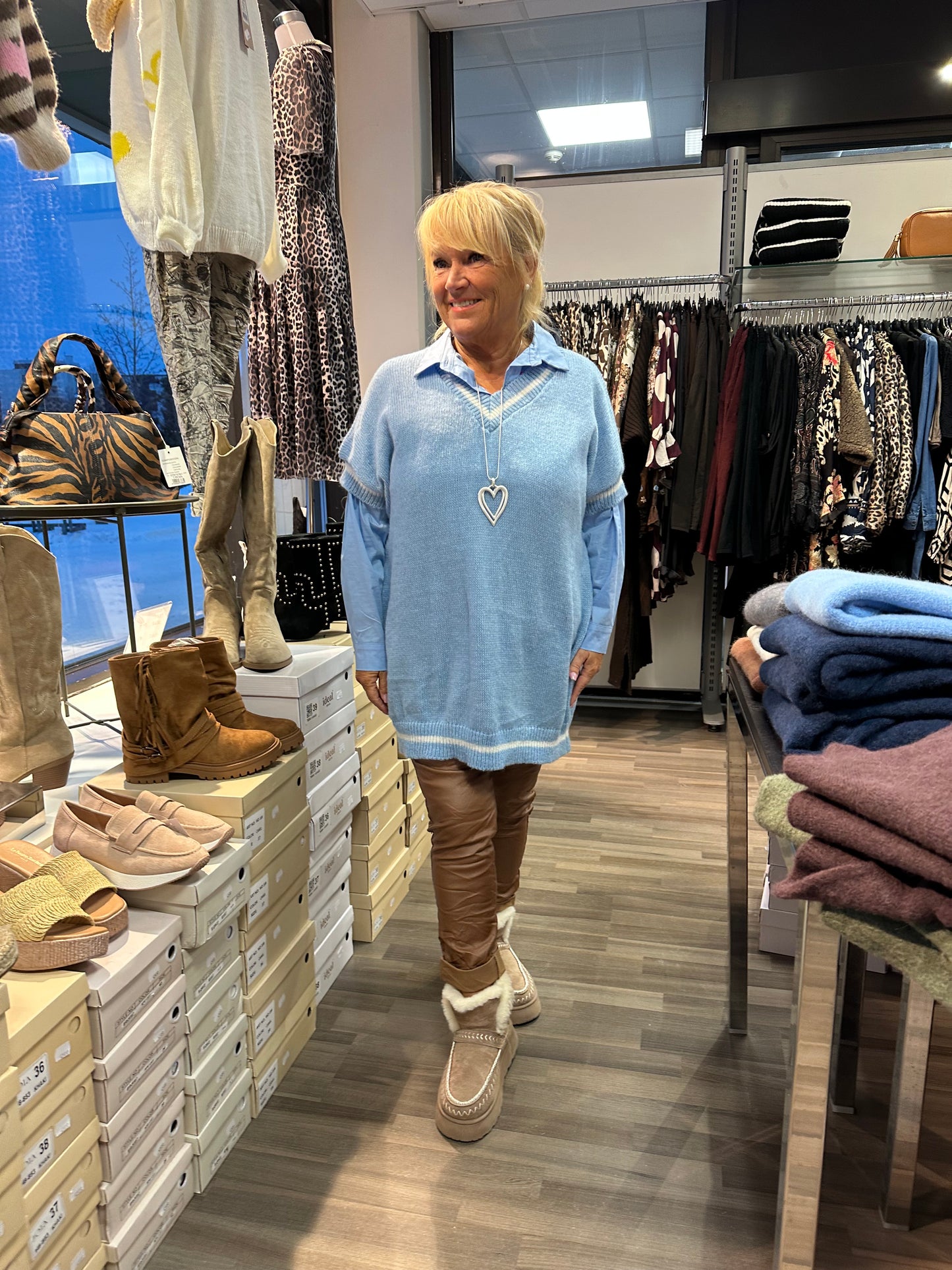 Plussize neuleliivi sininen