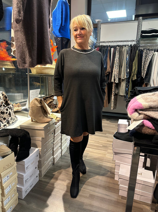 A-linjainen tunikamekko ruskea