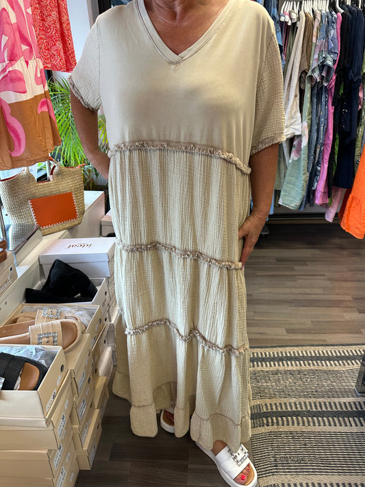 Plussize yksivärinen puuvillamekko beessi