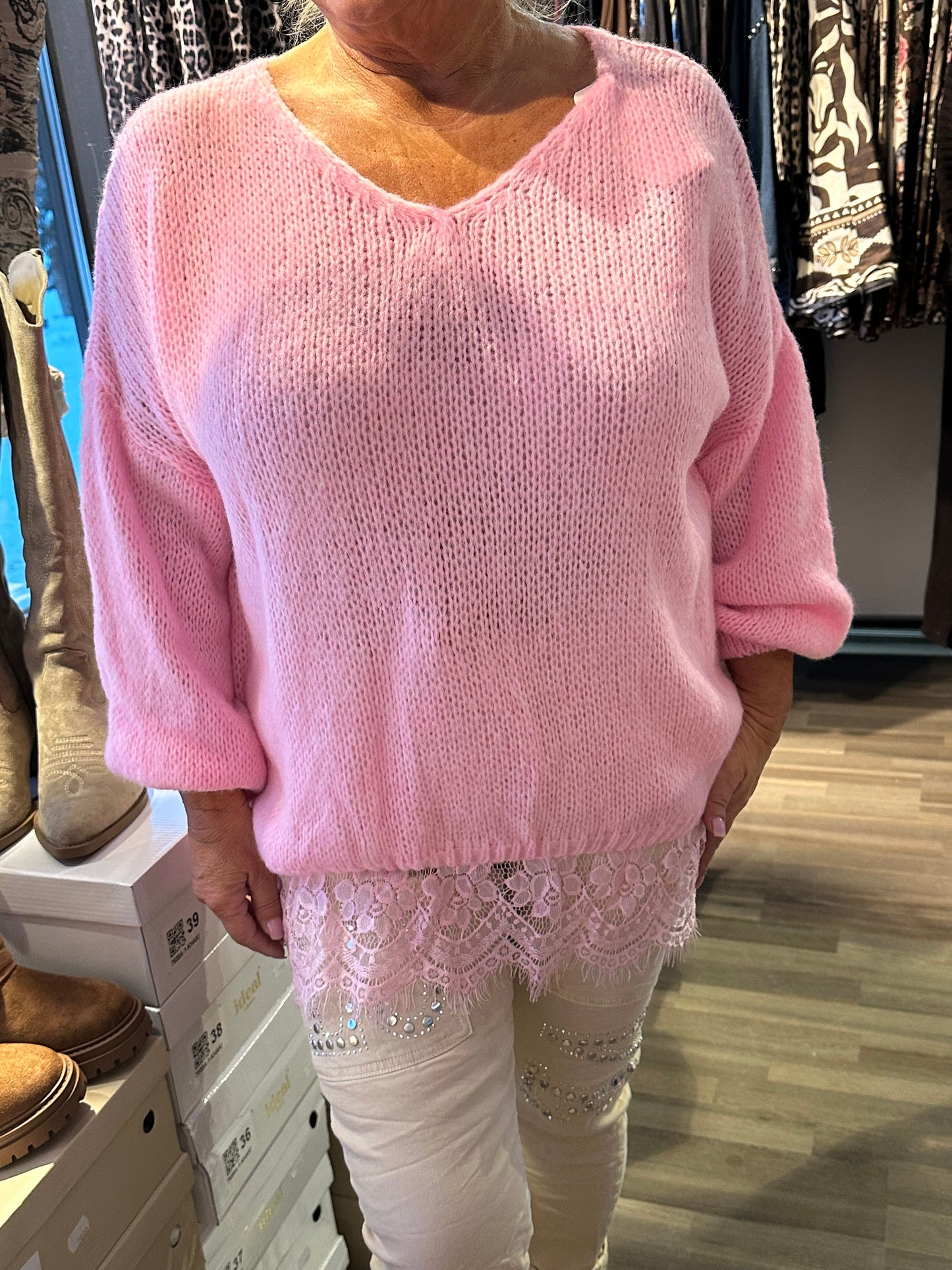 Pitsihelmainen neule roosa