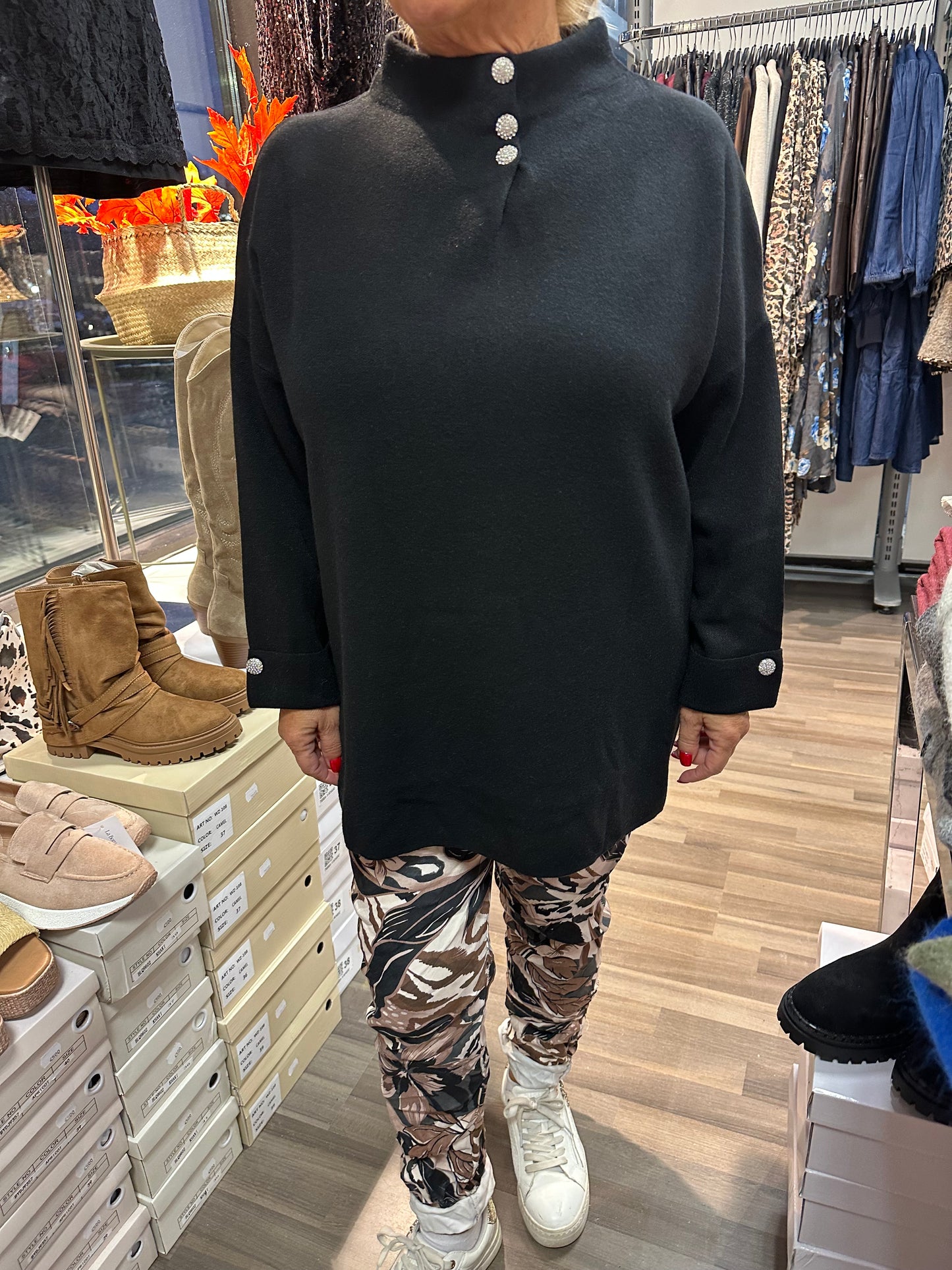 Neuletunika Diamond musta