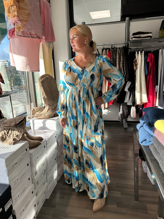 Maksimekko pliseeratulla helmalla sininen