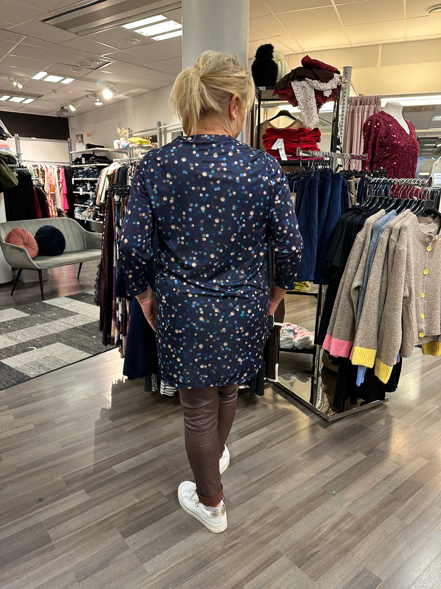 Liukaspintainen tunika