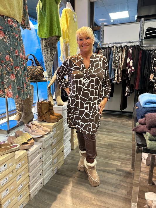 Liukaspintainen pitkä tunika ruskea